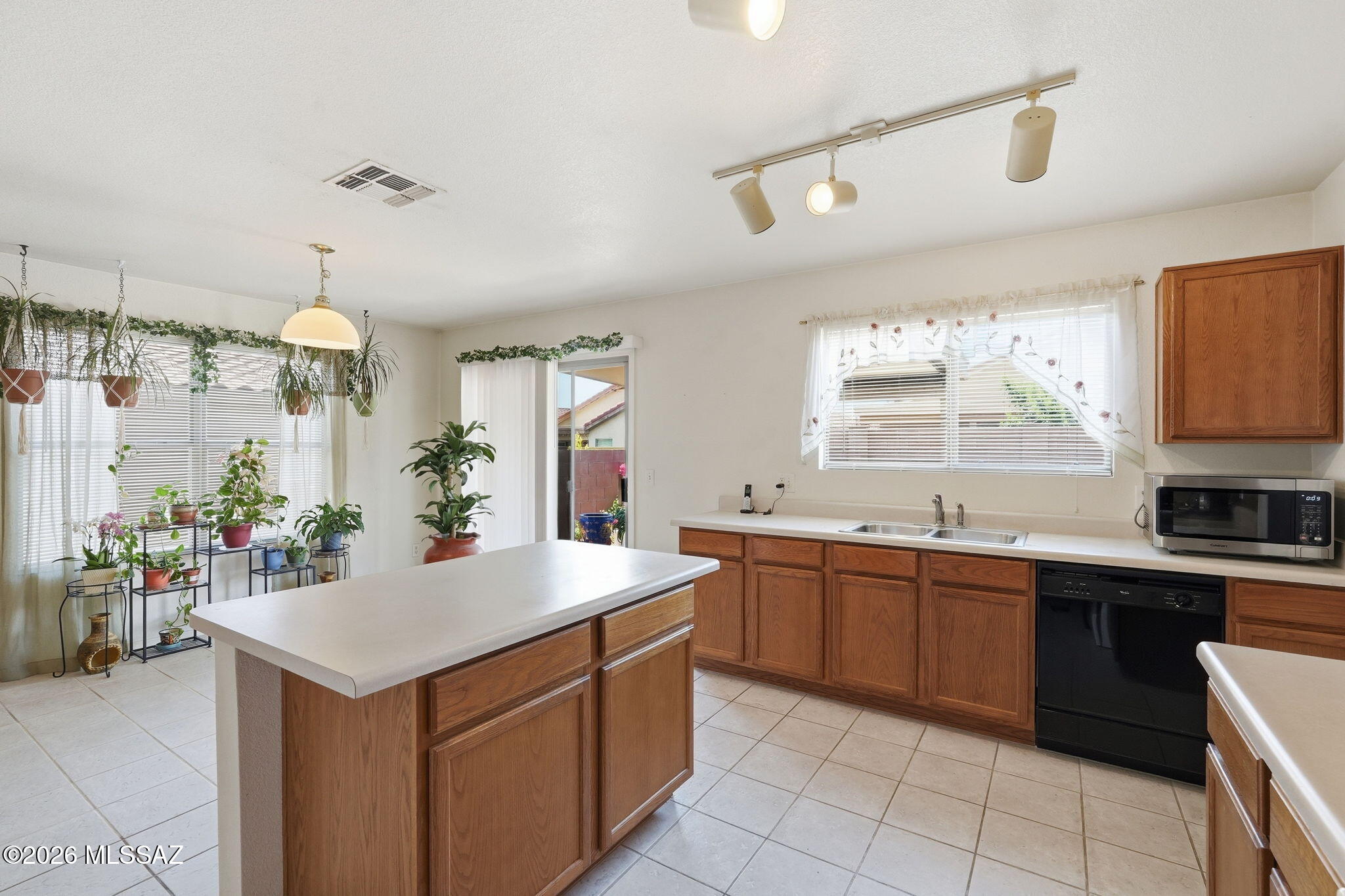 3927 W Rock Basin Lane