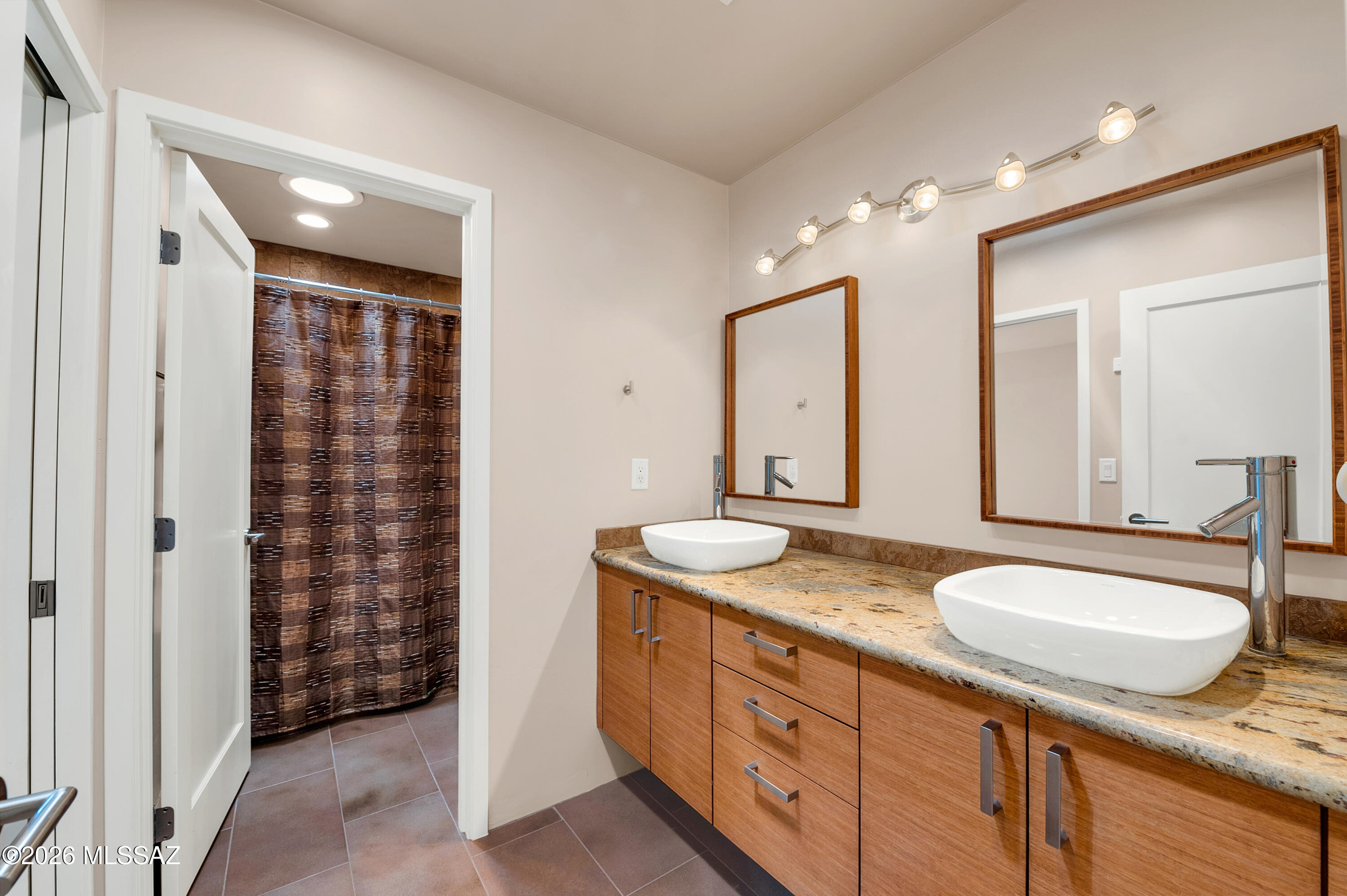 Catalina Poultry Acres NO 2 - Residential