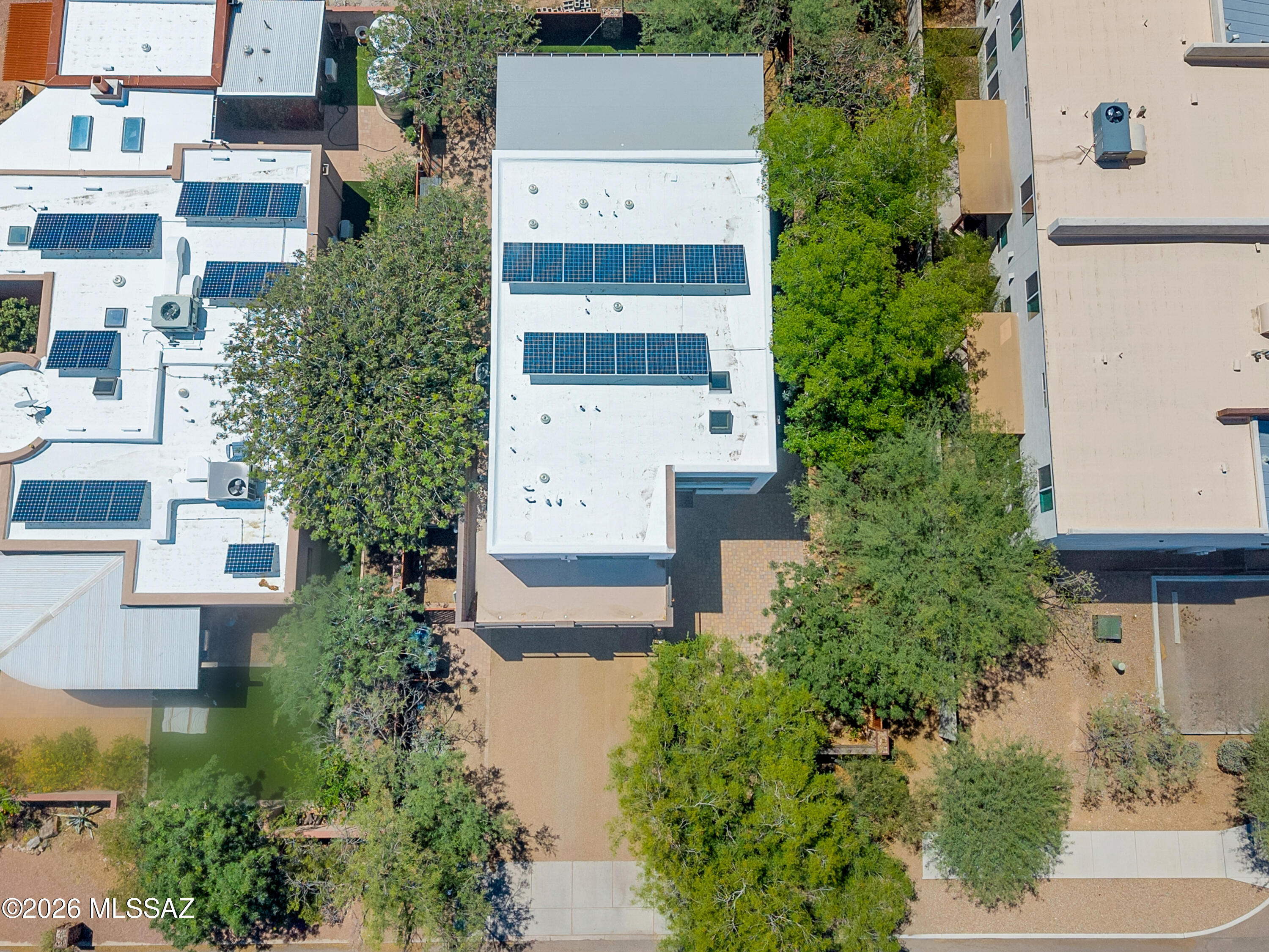 1240 E Blacklidge Drive