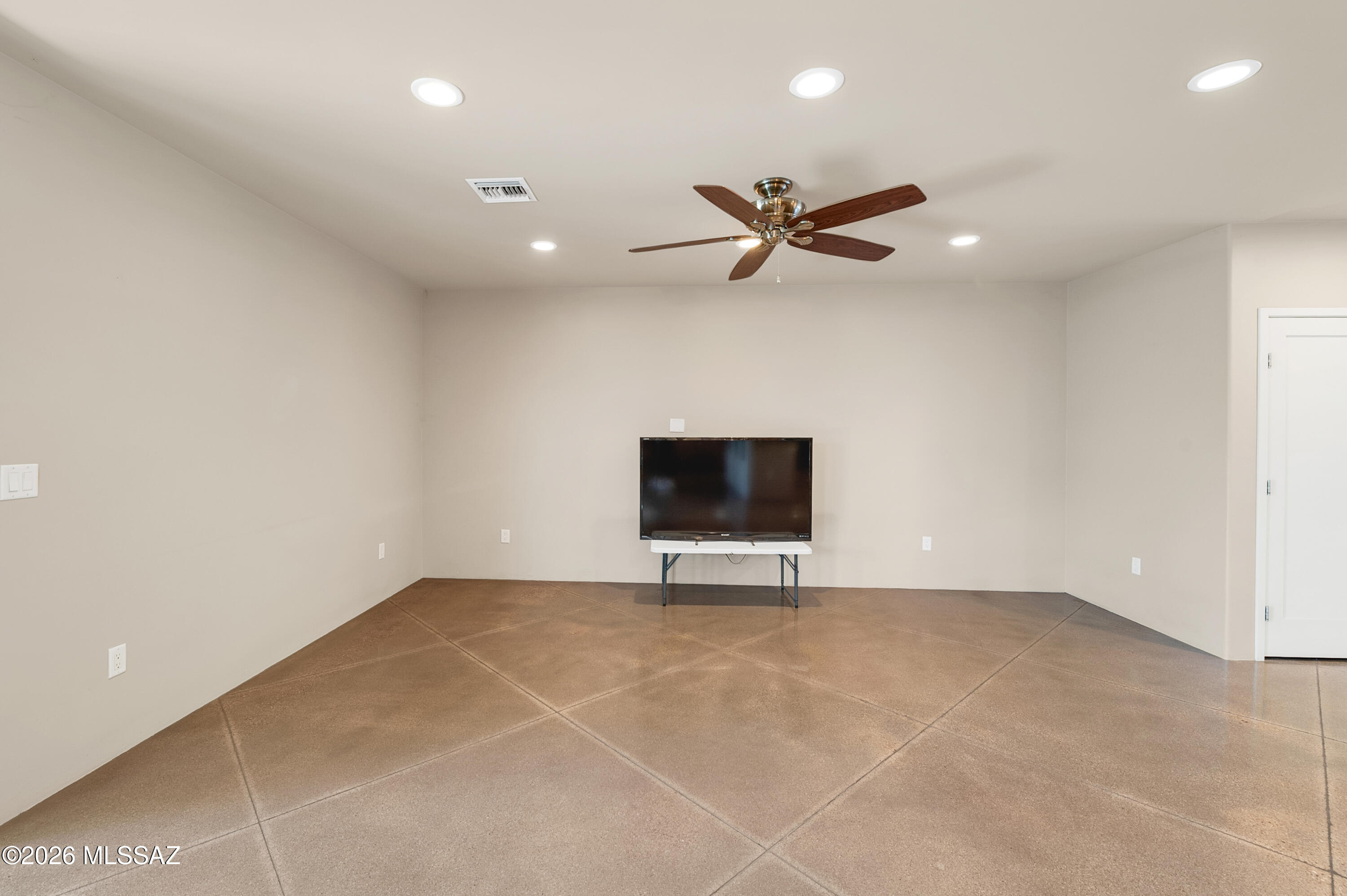 Catalina Poultry Acres NO 2 - Residential