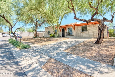 Photo of 6242 N Carapan Place, Tucson, AZ 85741 (MLS # 22621415)