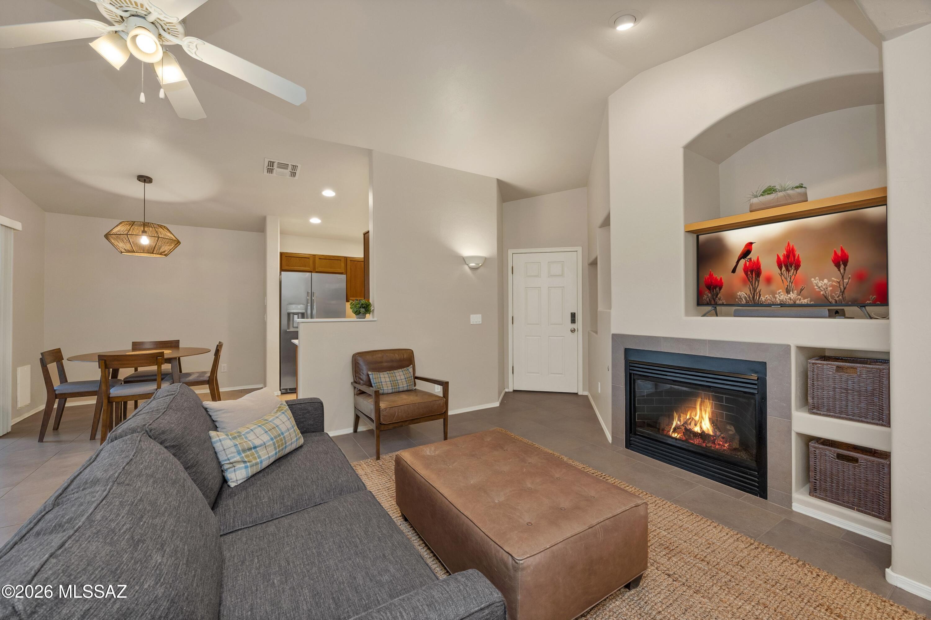 6085 N Panorama View Drive