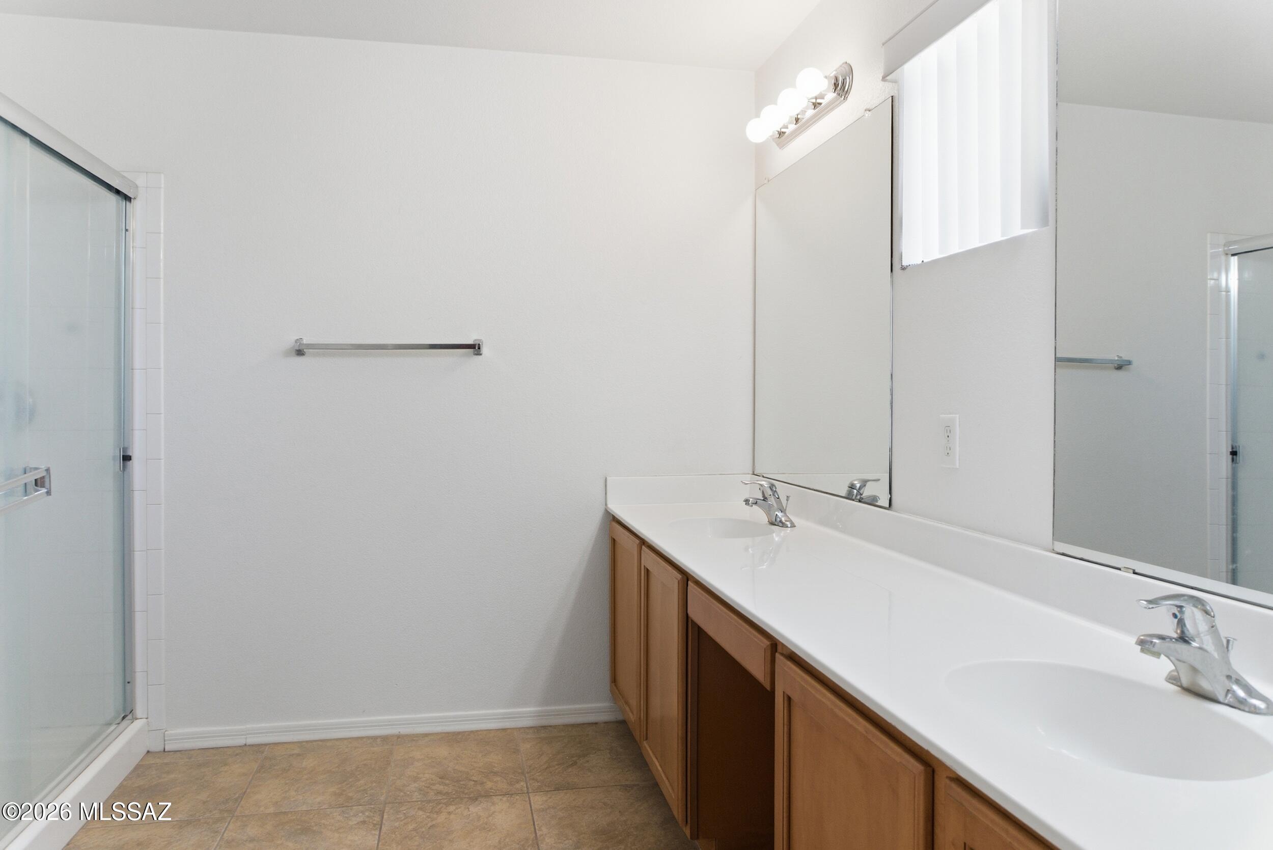 Presidio De Cancion (1-200) - Residential