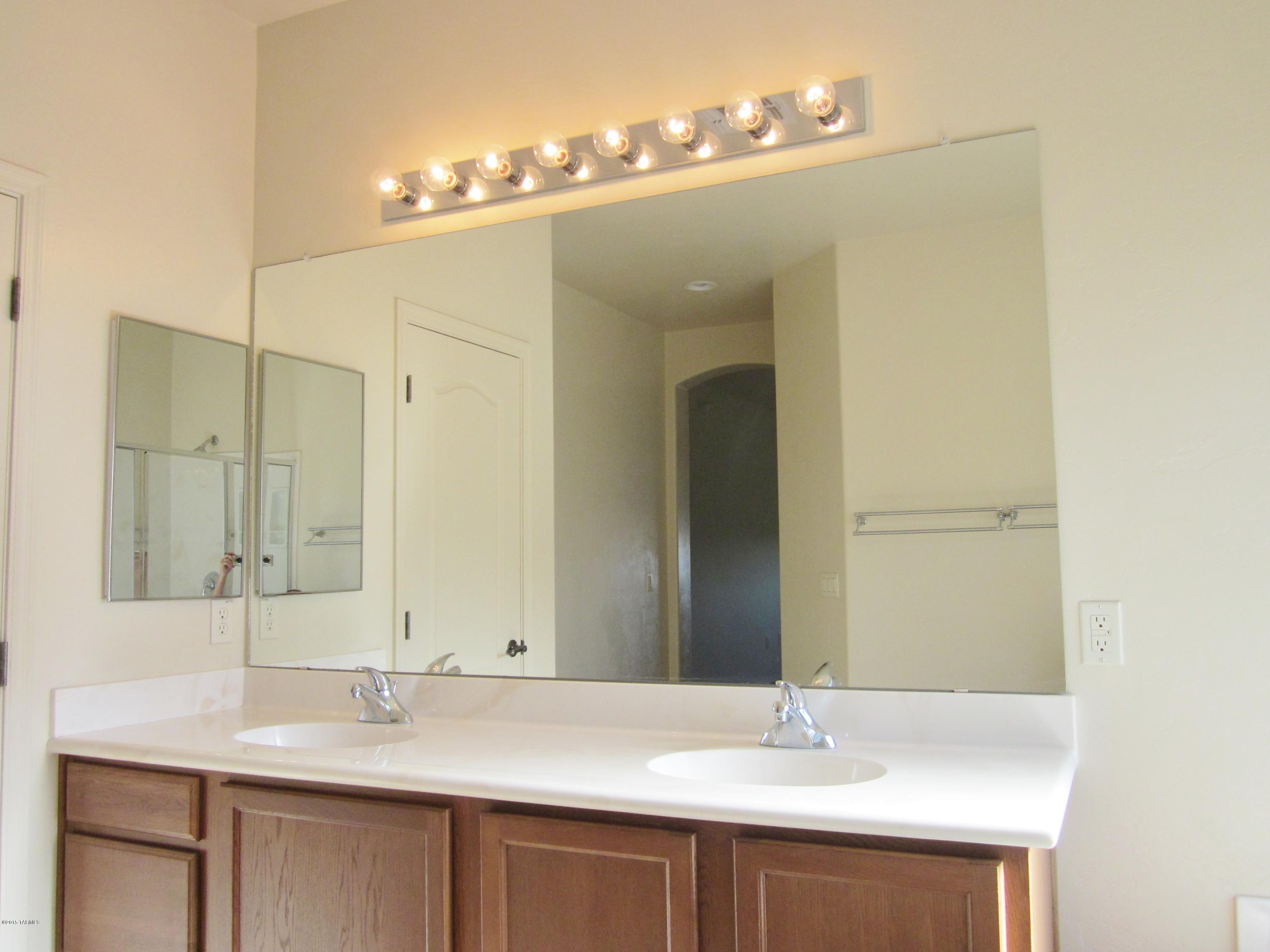Rancho Del Lago (B37-38) - Residential Lease