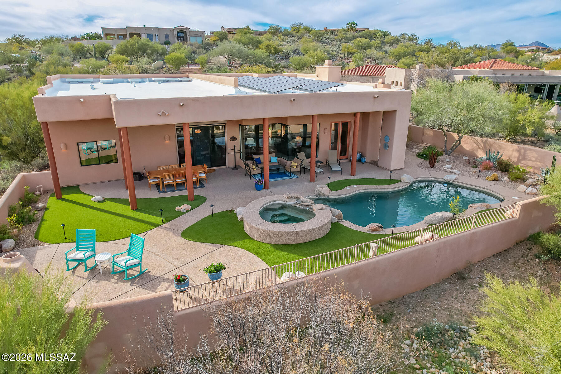 439 W Coyote Moon Place