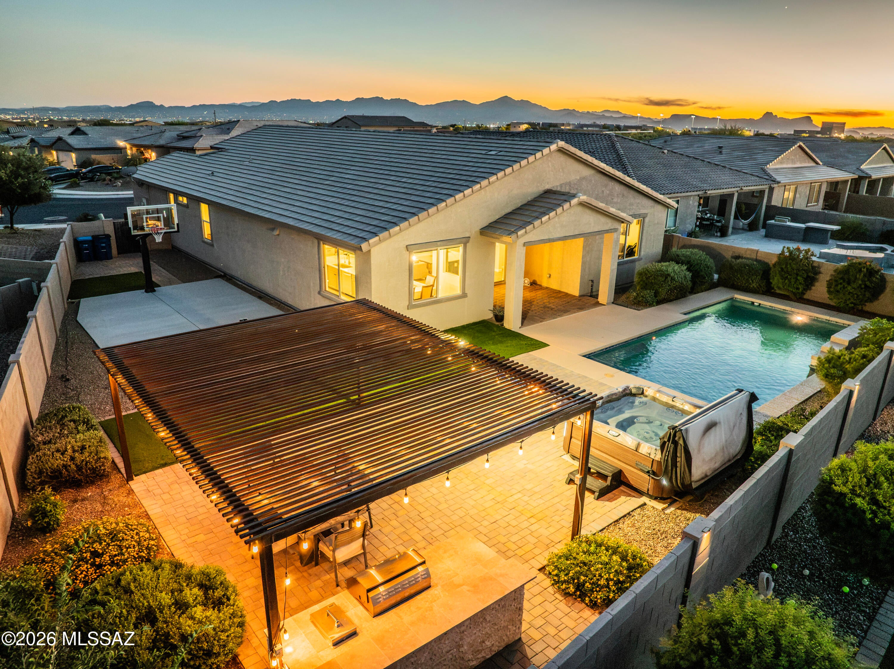 2286 W Azure Creek Loop