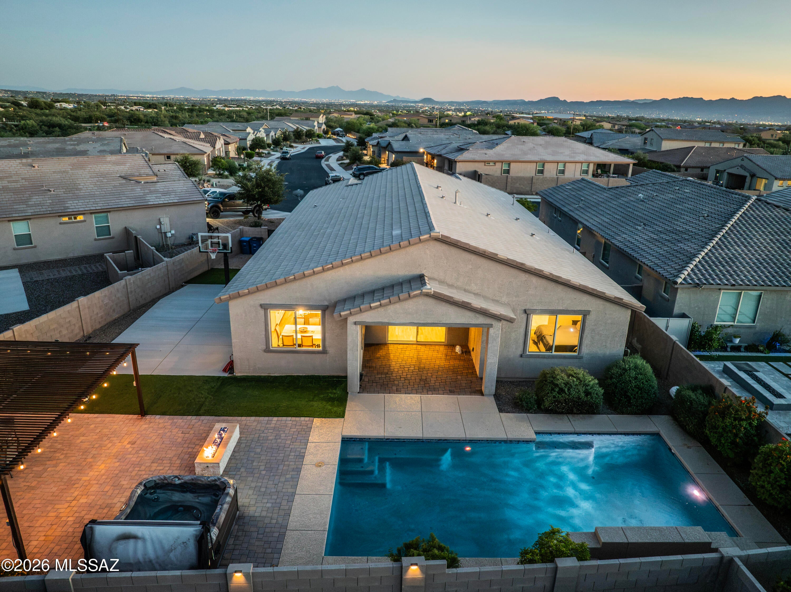 2286 W Azure Creek Loop