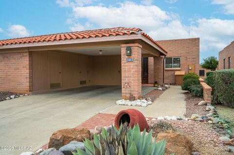 Photo of 3863 S Calle Del Escudo, Green Valley, AZ 85622 (MLS # 22603718)