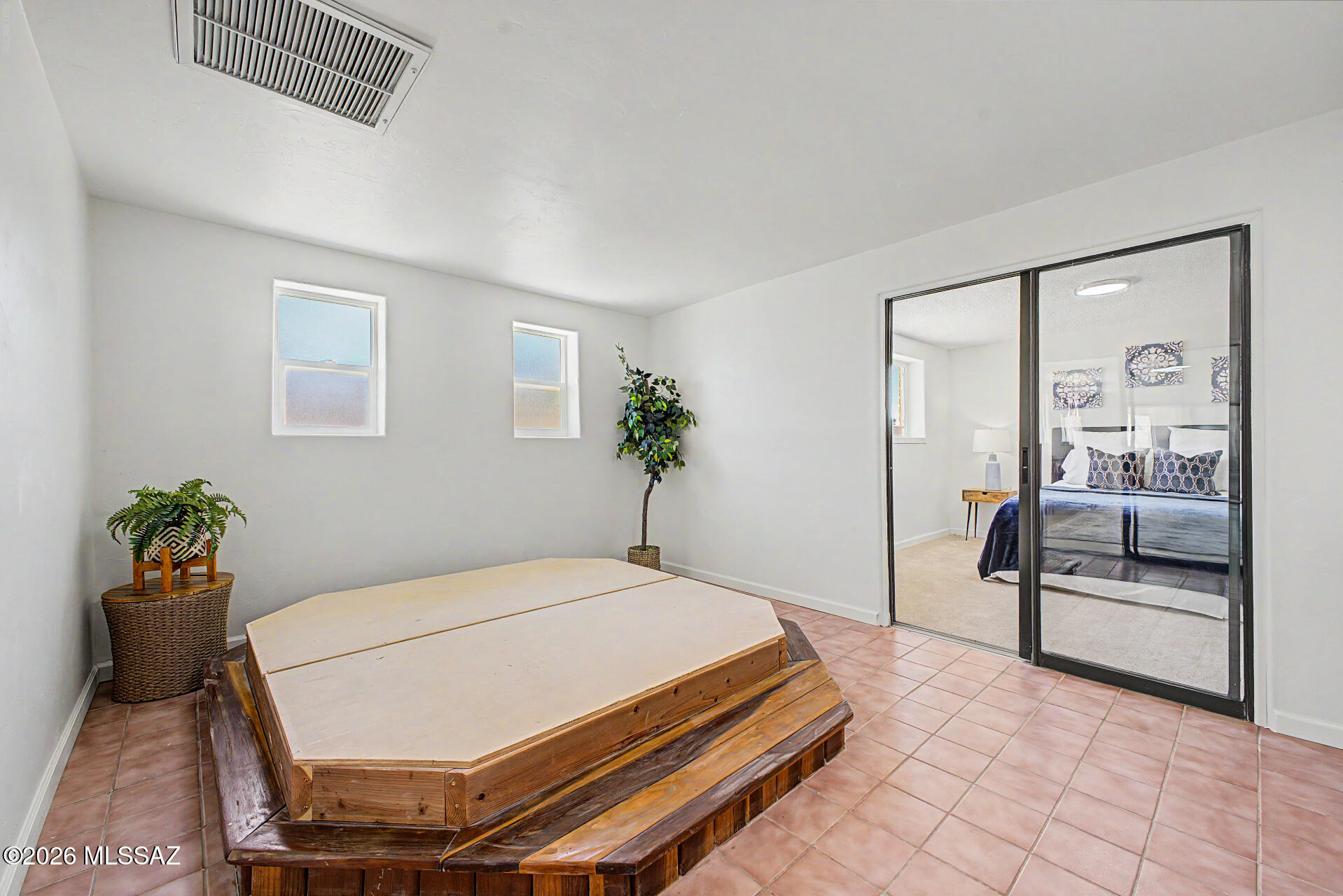 Essex Gardens East (1-44) - Residential
