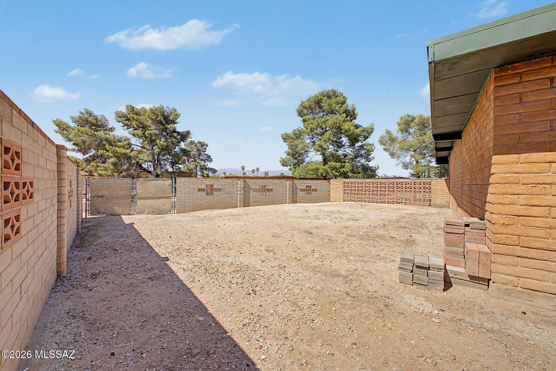 Essex Gardens East (1-44) - Residential