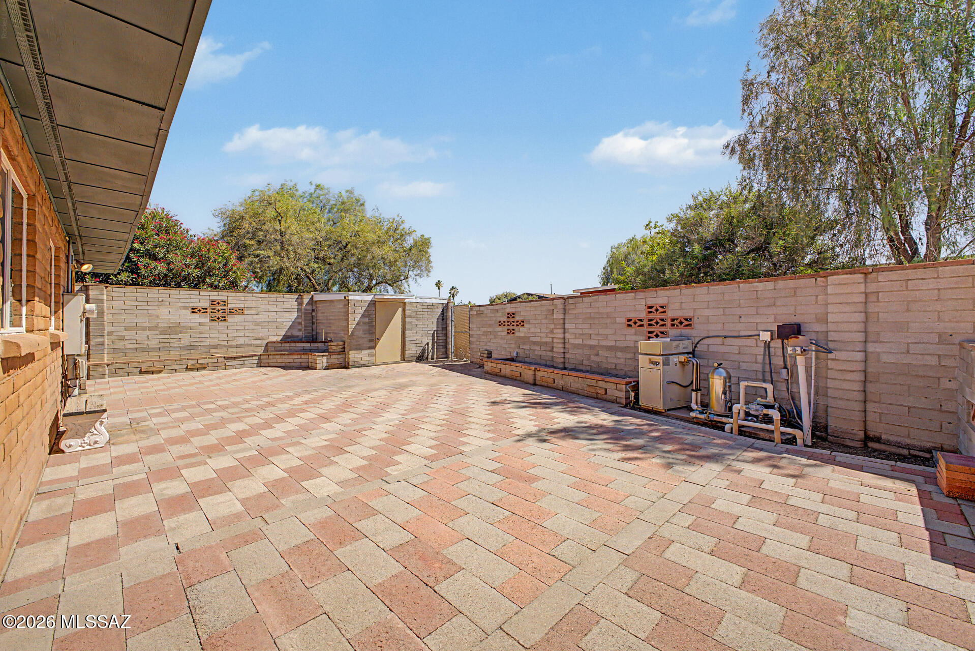 Essex Gardens East (1-44) - Residential