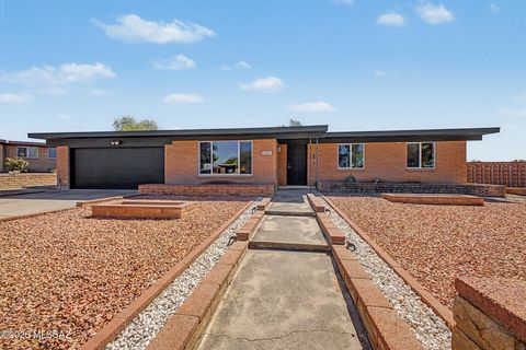 Photo of 7652 E Logan Place, Tucson, AZ 85730 (MLS # 22613209)