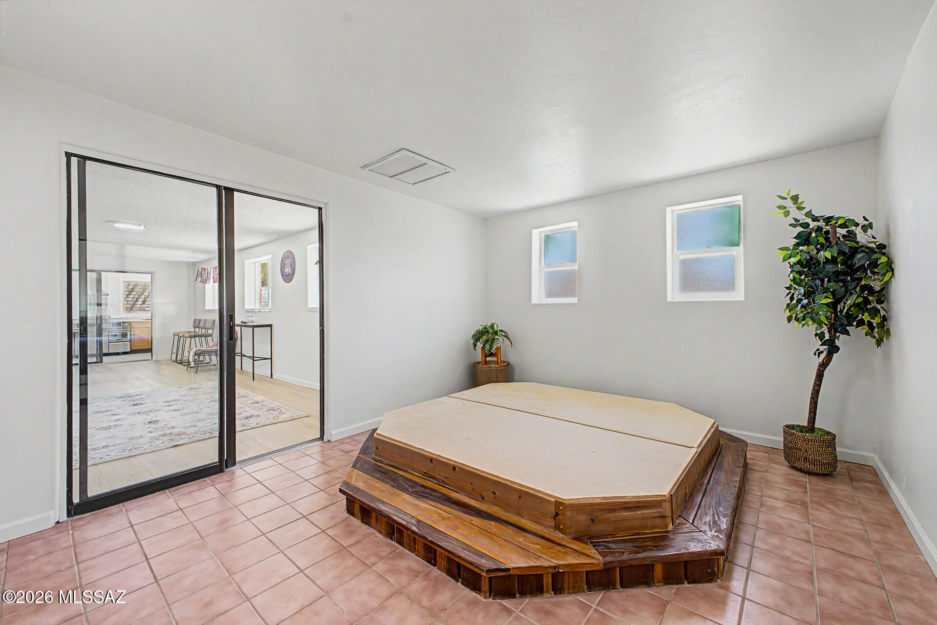Essex Gardens East (1-44) - Residential