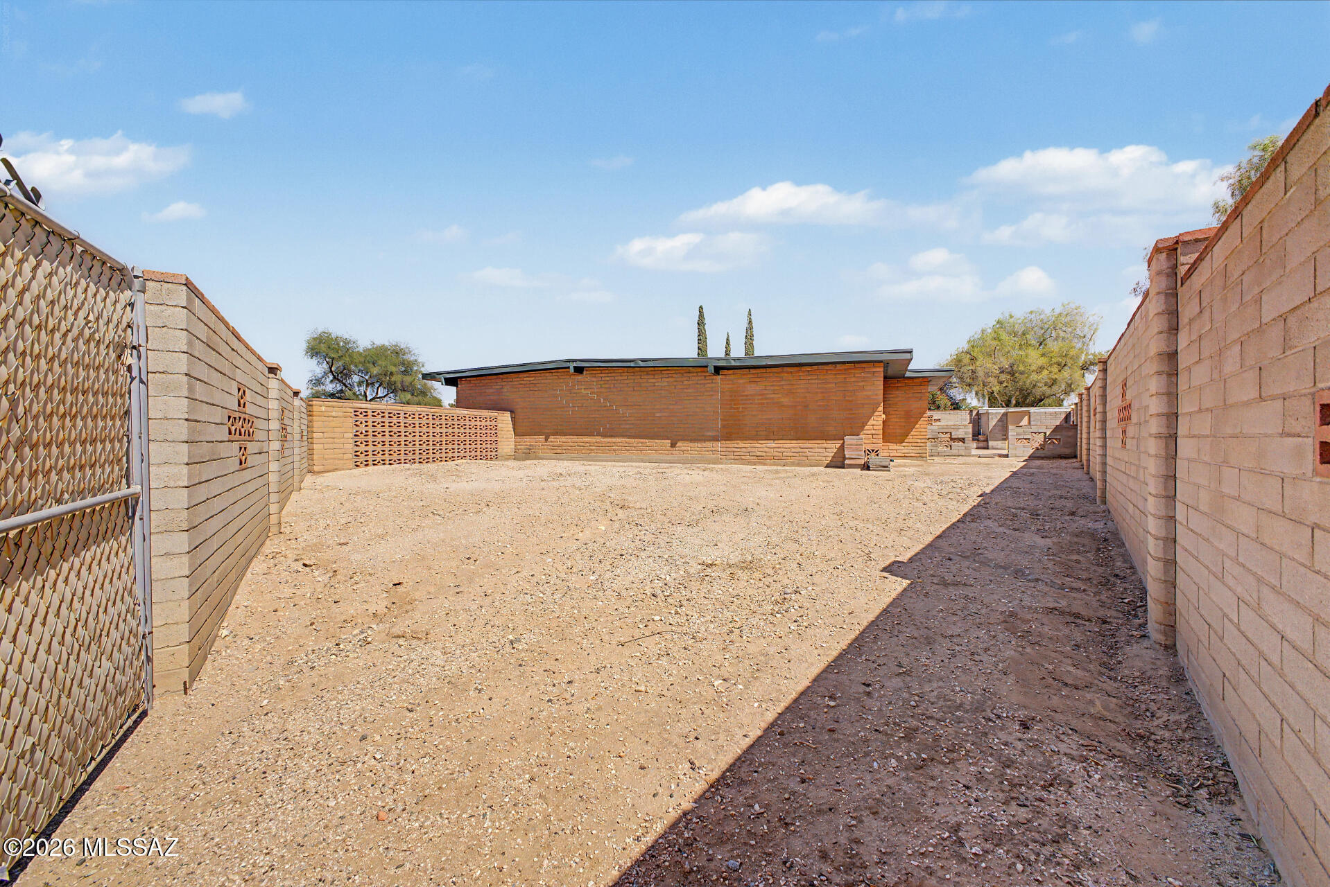 Essex Gardens East (1-44) - Residential