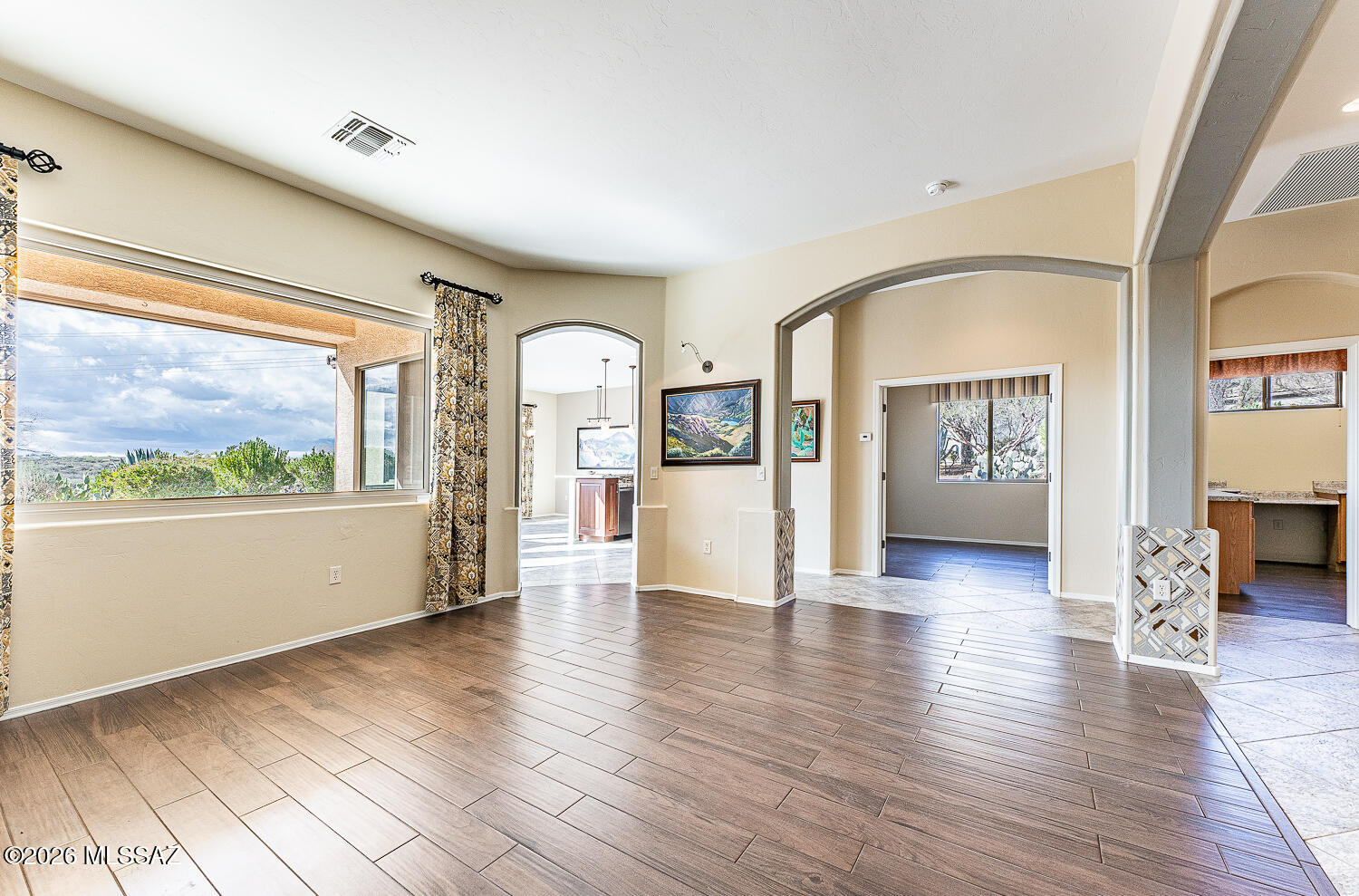 2432 W Calle Casas Lindas