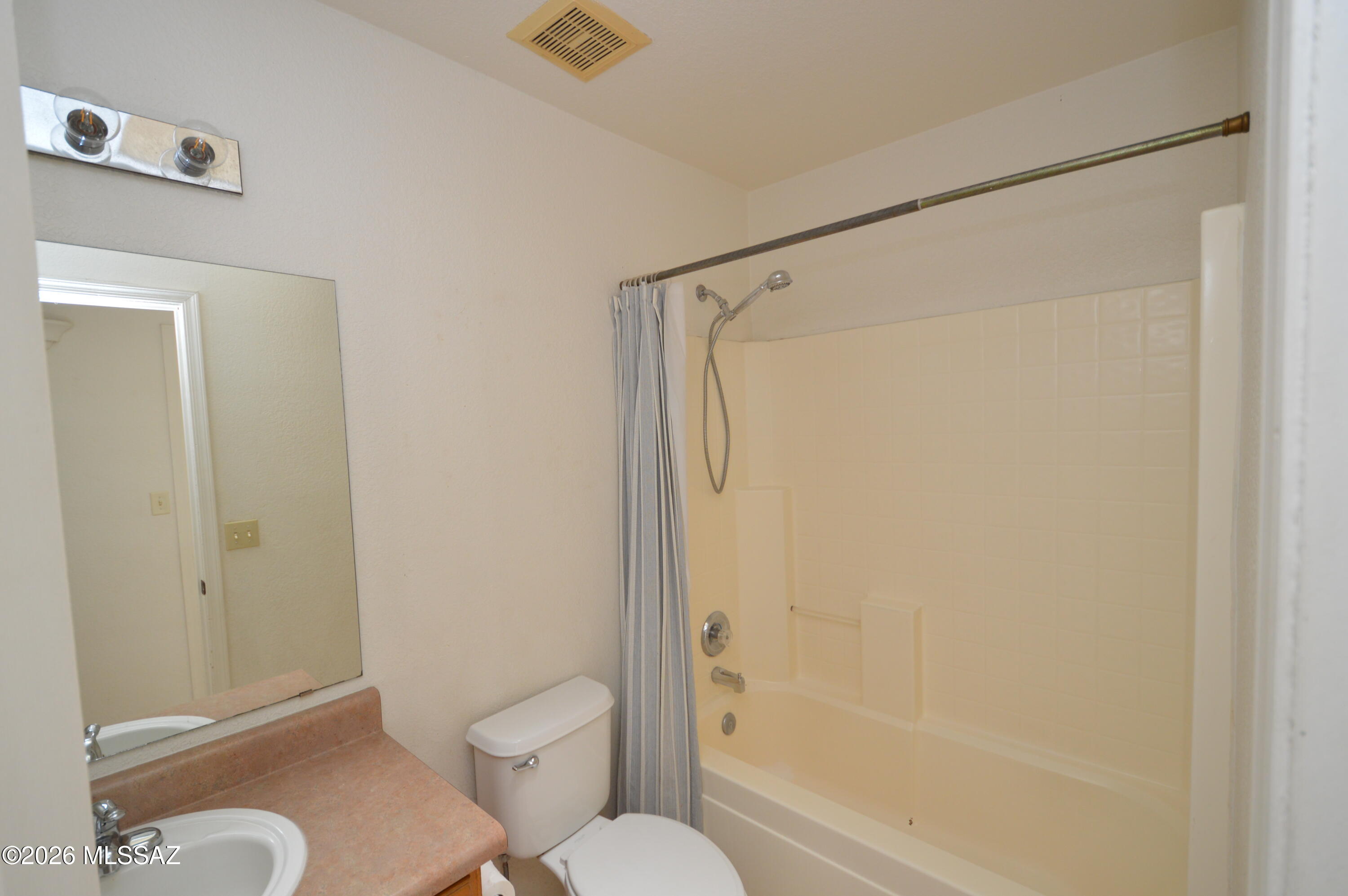 Casa Del Rio (1-74) - Residential Lease