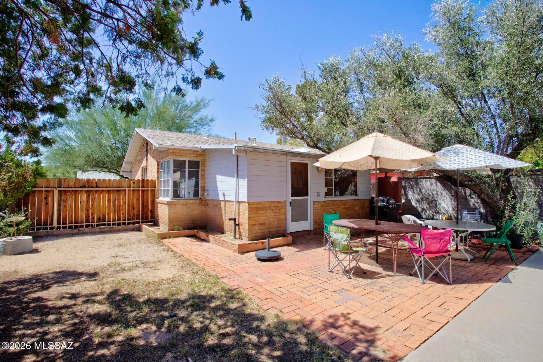 1141 E Smoot