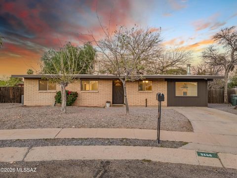 Photo of 2568 W Calle Genova, Tucson, AZ 85745 (MLS # 22607685)