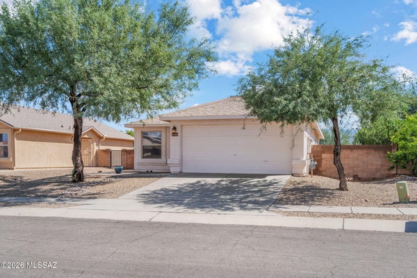 8116 E LAKESIDE PKWY, TUCSON, AZ 85710 - Image 932a2ebf4e9048717a0b937eb2cd9327/764739169