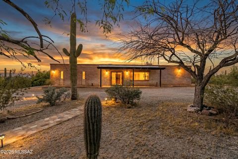 Photo of 7005 N Wade Road, Tucson, AZ 85743 (MLS # 22608018)