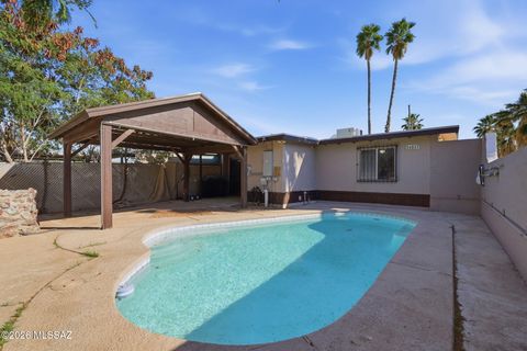Photo of 4037 S Queen Palm Drive, Tucson, AZ 85730 (MLS # 22607538)