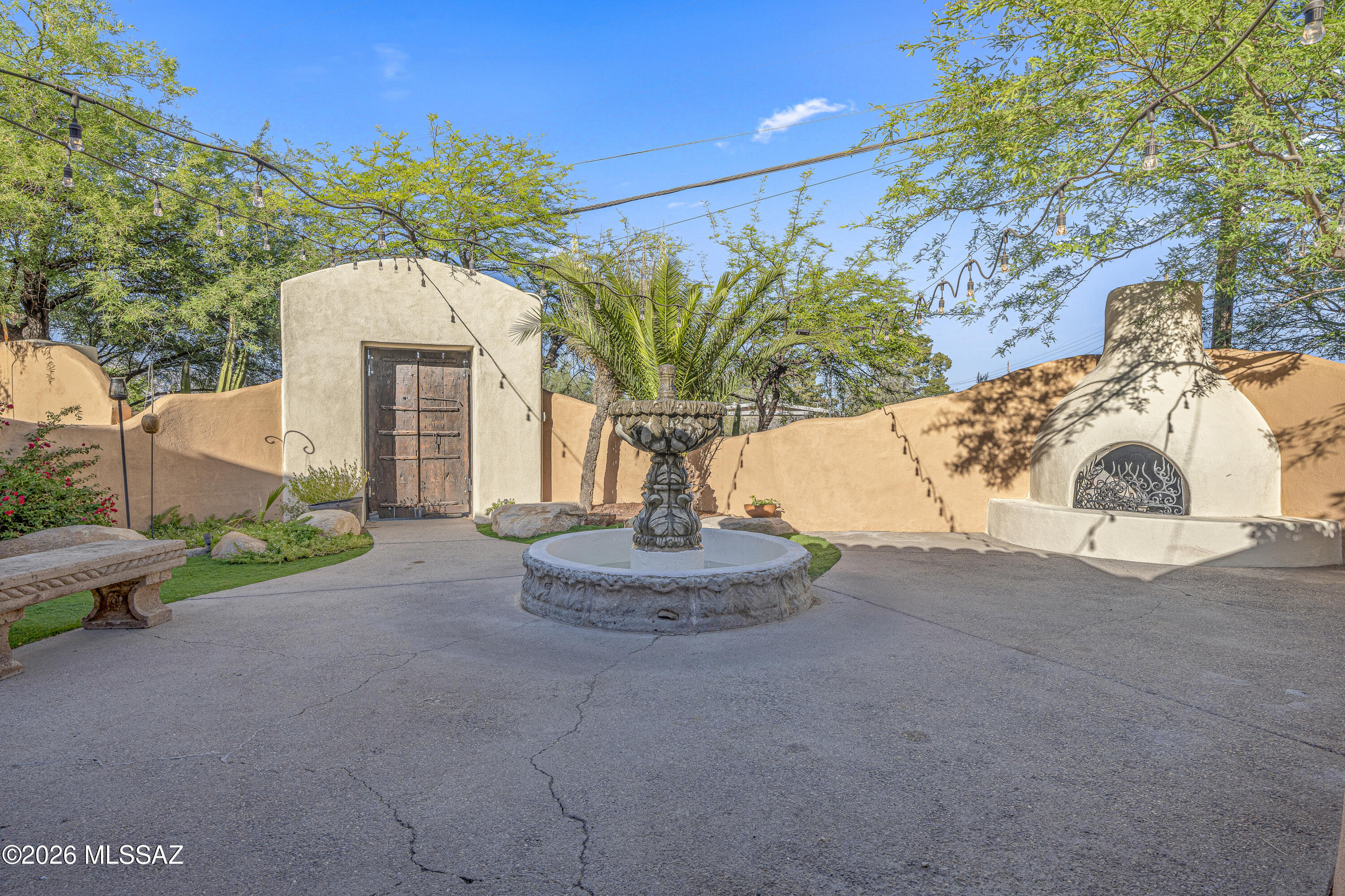 2759 N Desert Avenue