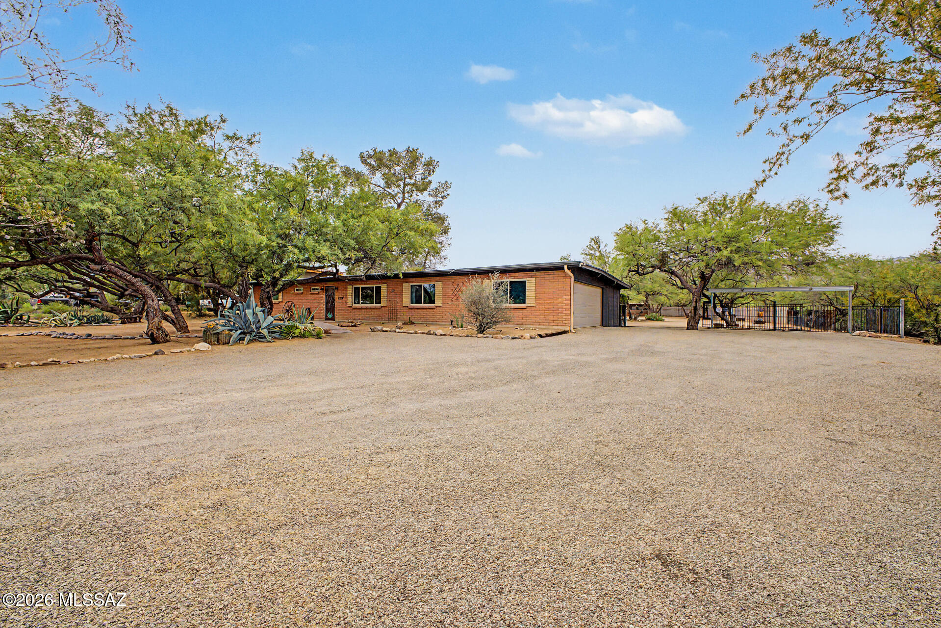 11141 E Quick Draw Place