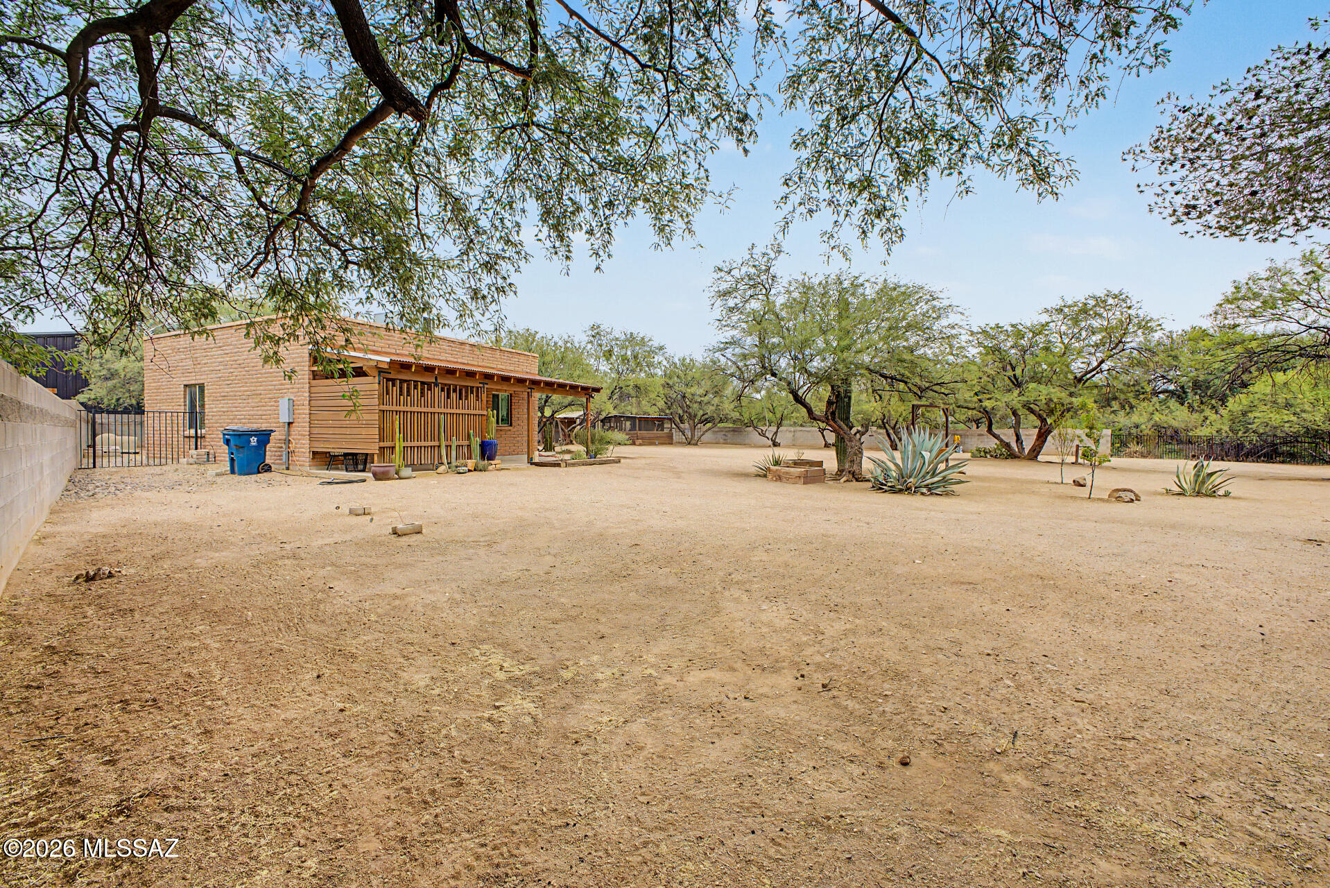 11141 E Quick Draw Place