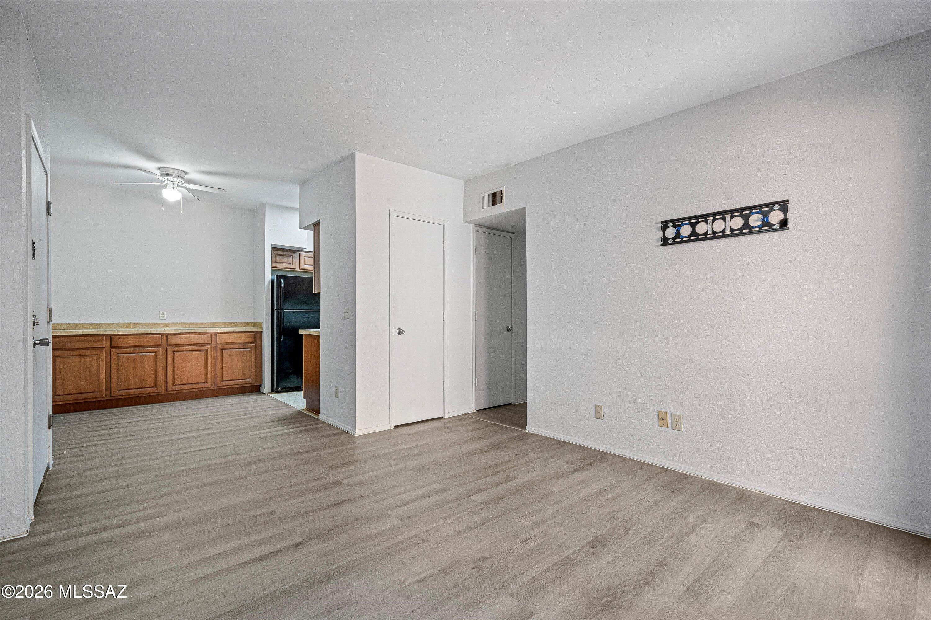 1810 E Blacklidge Drive 610