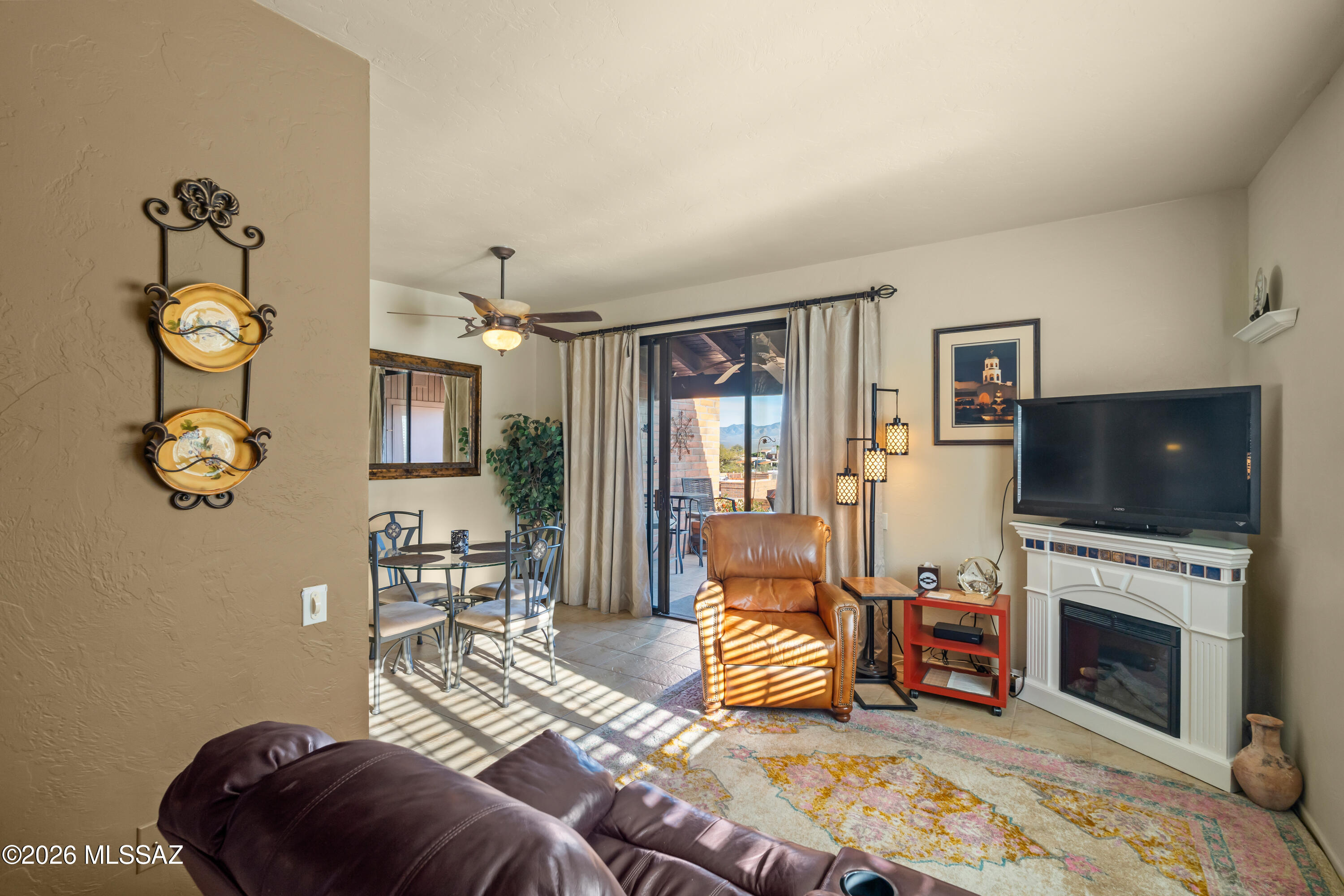 2511 S Calle Cervantes