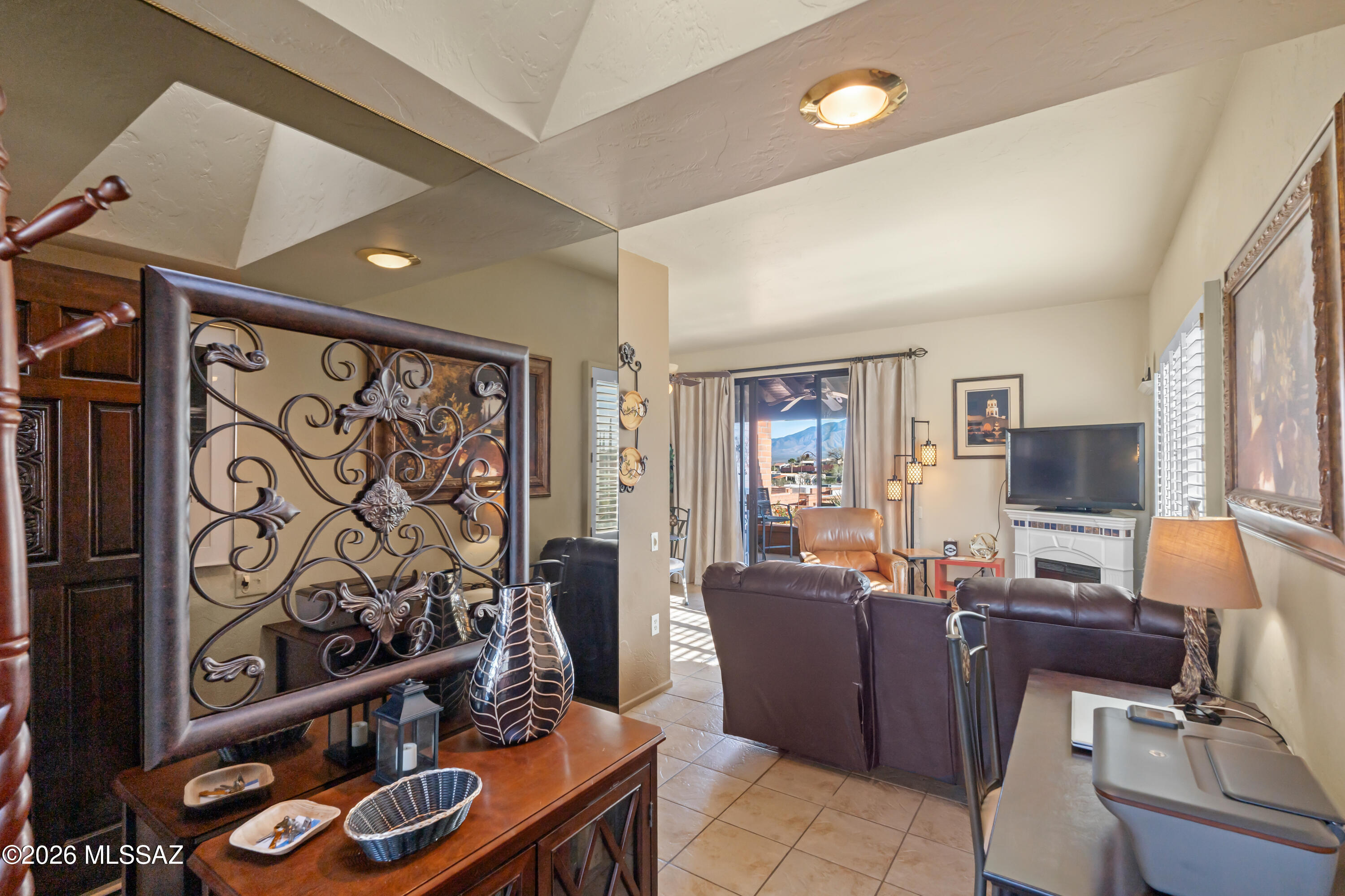 2511 S Calle Cervantes