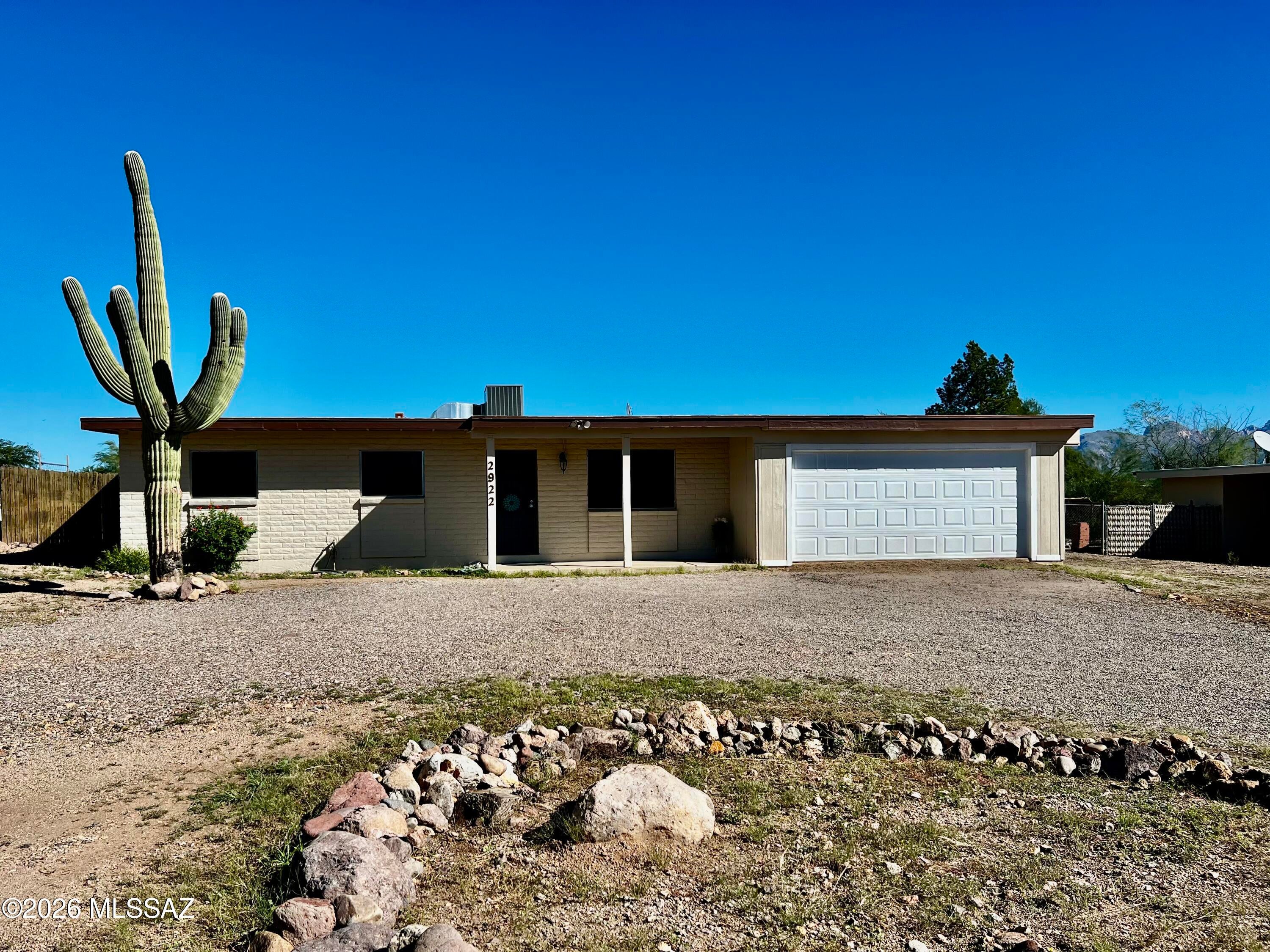 2922 W Ironwood Hill Drive