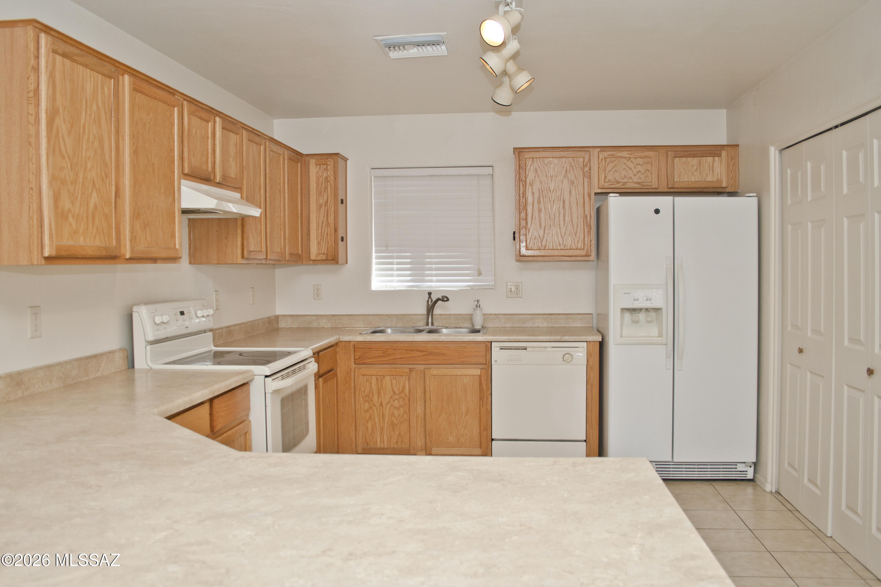 Twin Peaks Highland (1-119) - Residential Lease