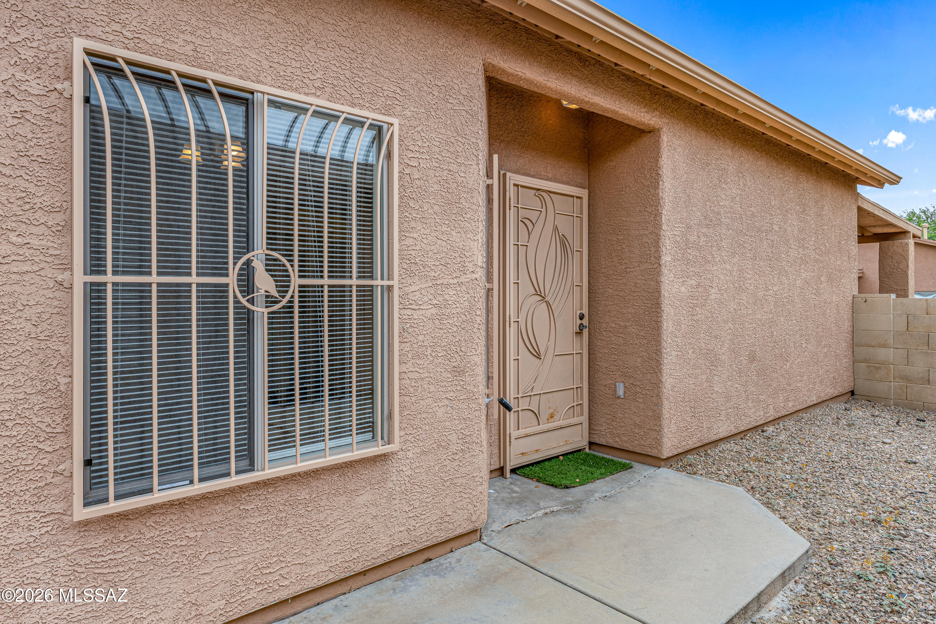 6654 S Luxor Way