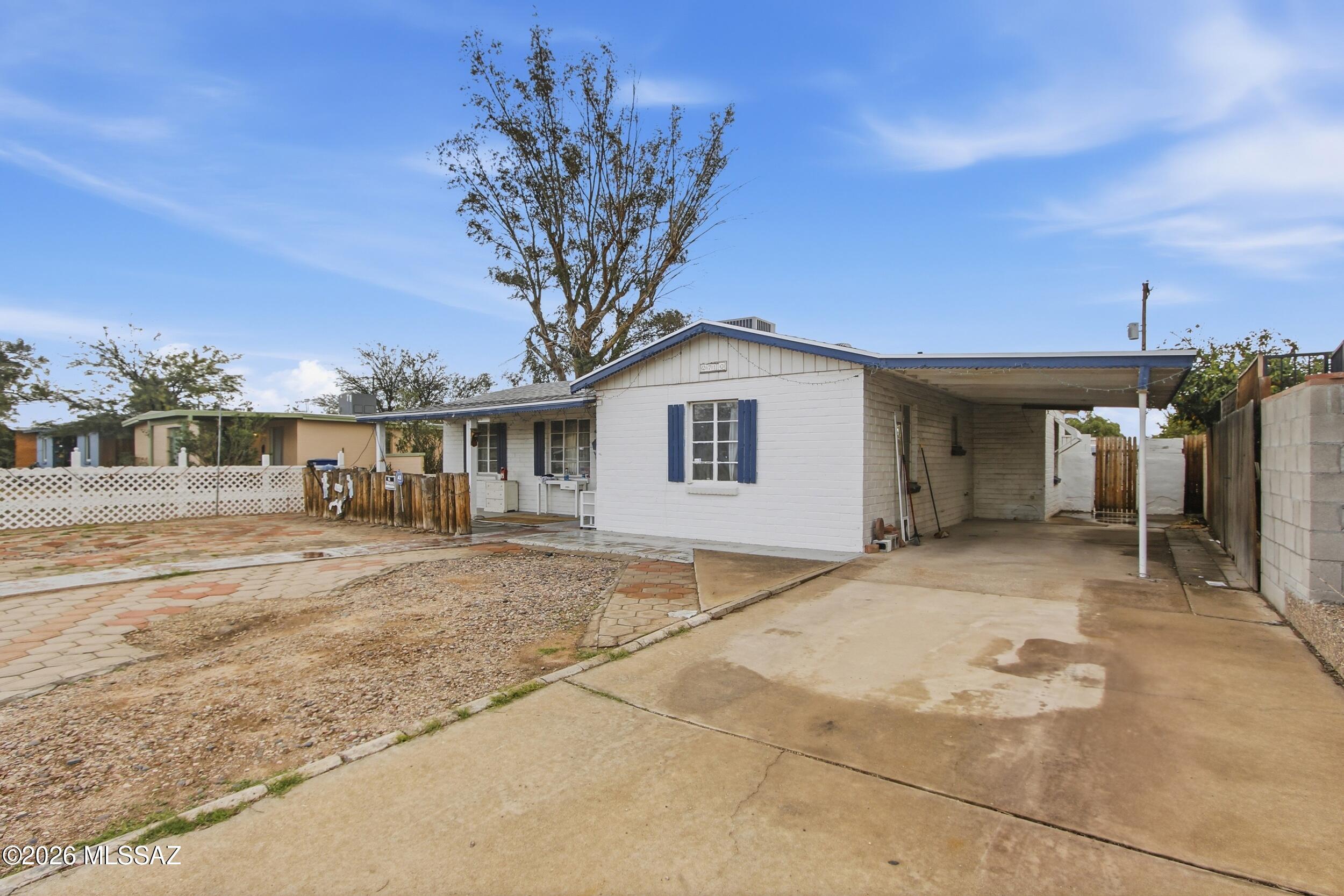 2710 E Eastland Street