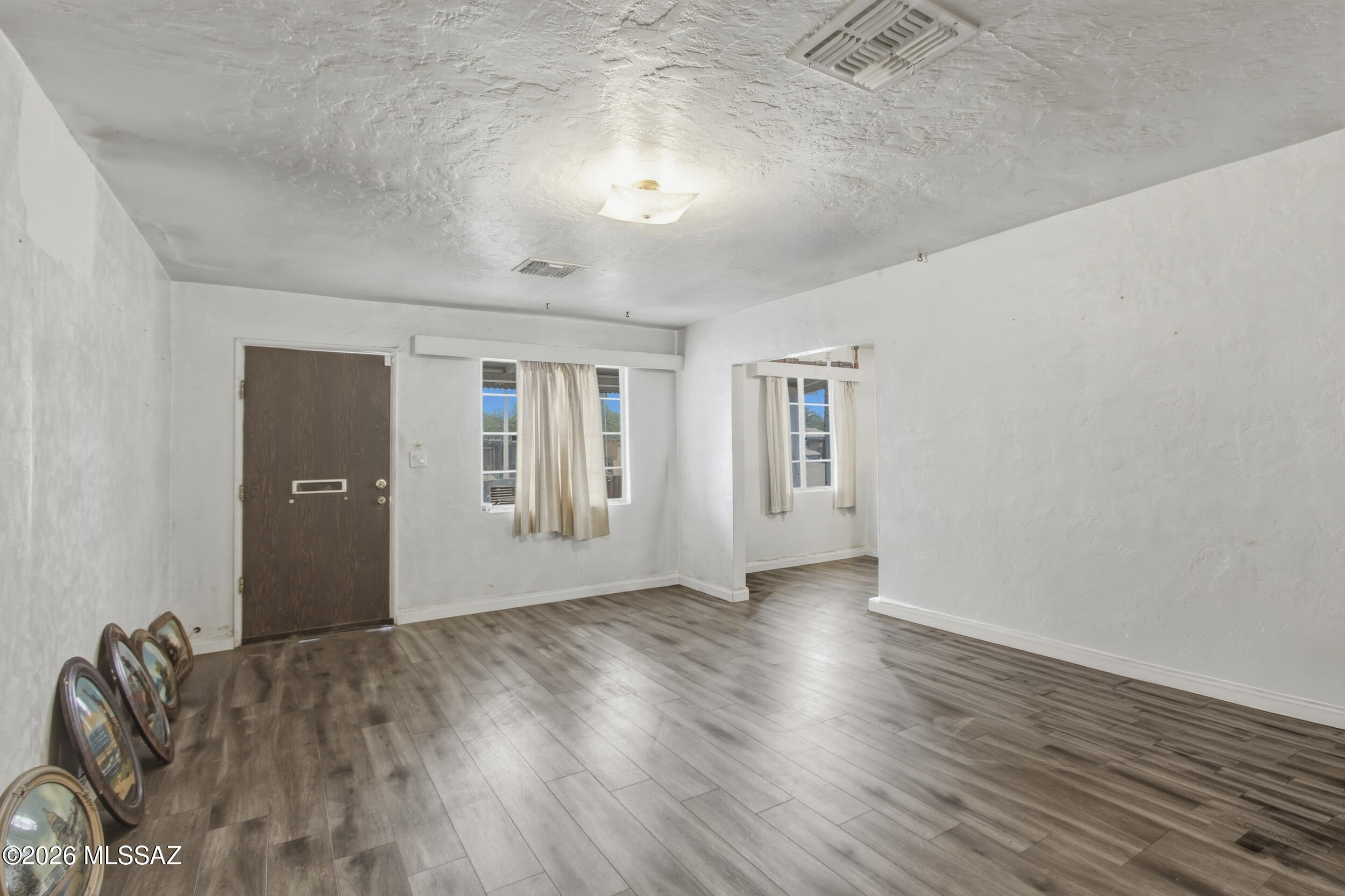 2710 E Eastland Street