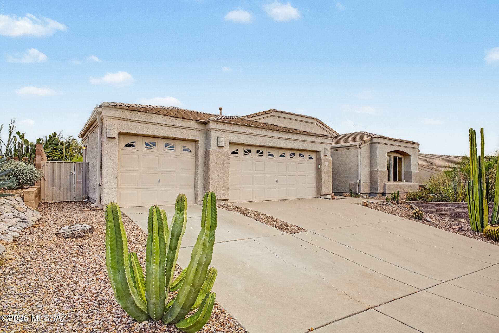 573 W Silvertip Road