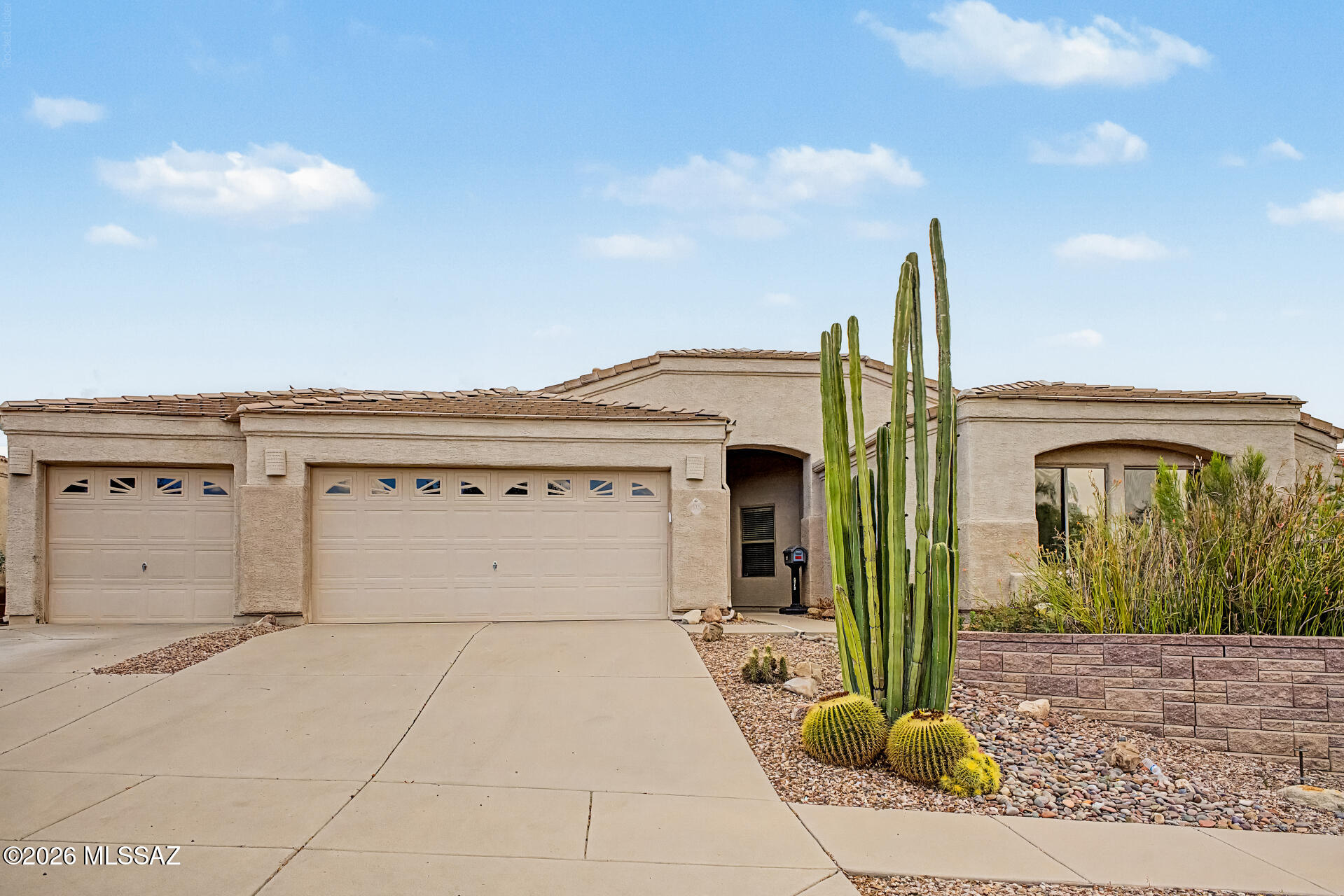 573 W Silvertip Road