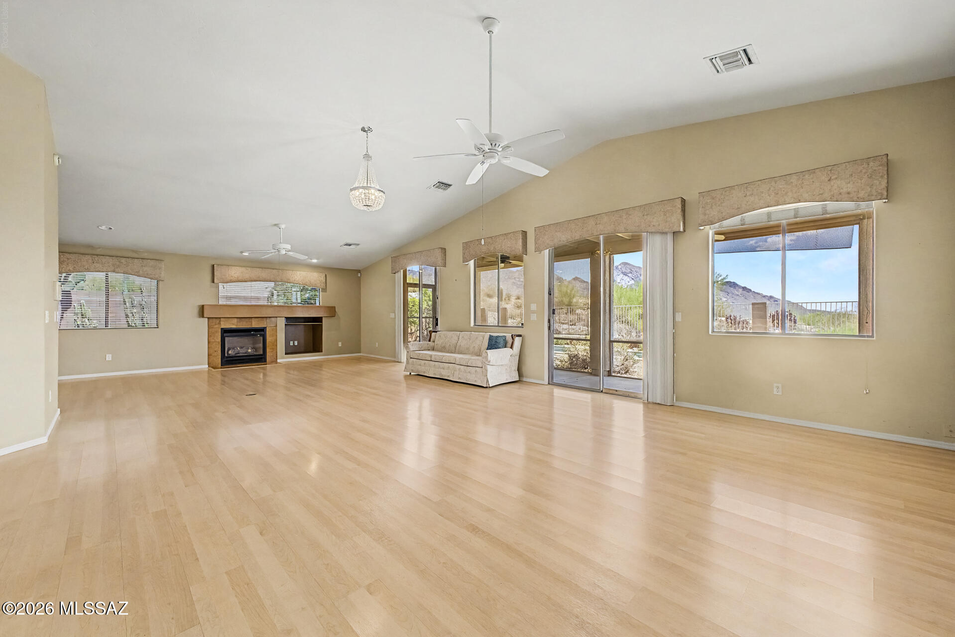 573 W Silvertip Road