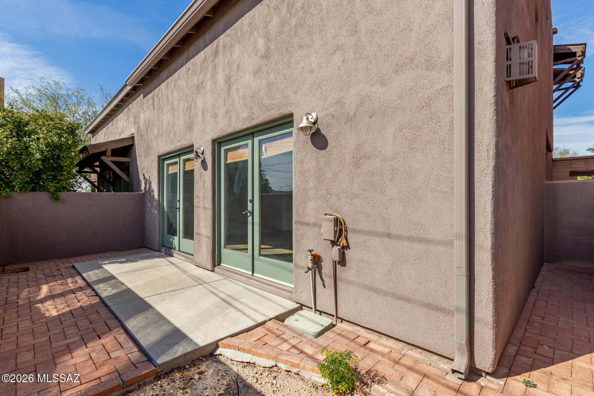 Olsen Condominiums Units 1-18 - Residential Lease