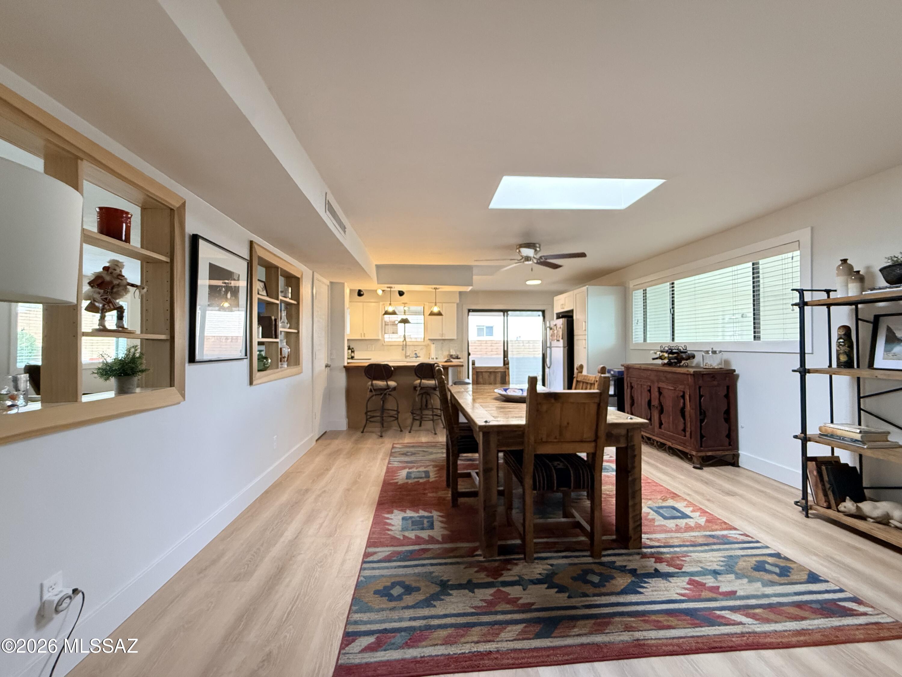 2523 W Calle Paraíso