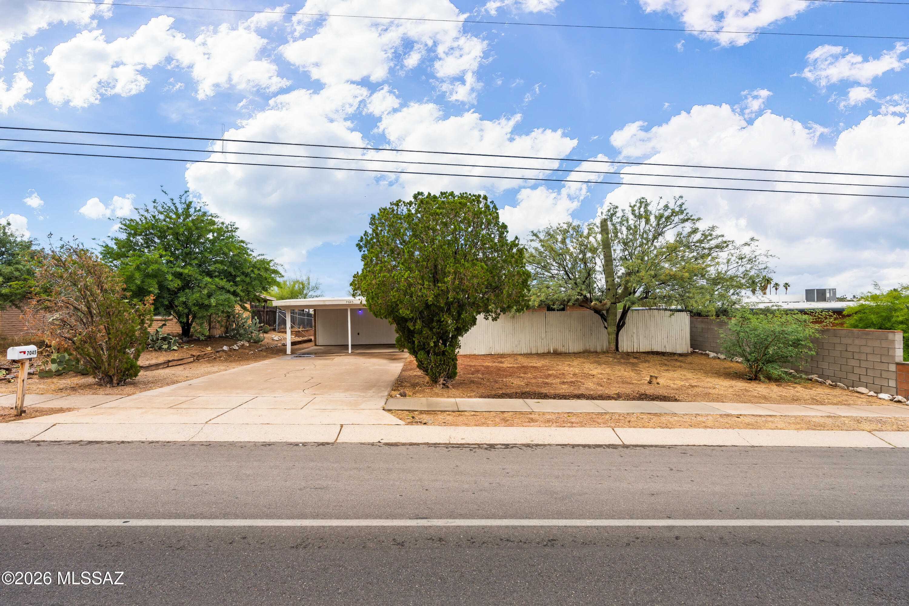7045 N Camino De La Tierra