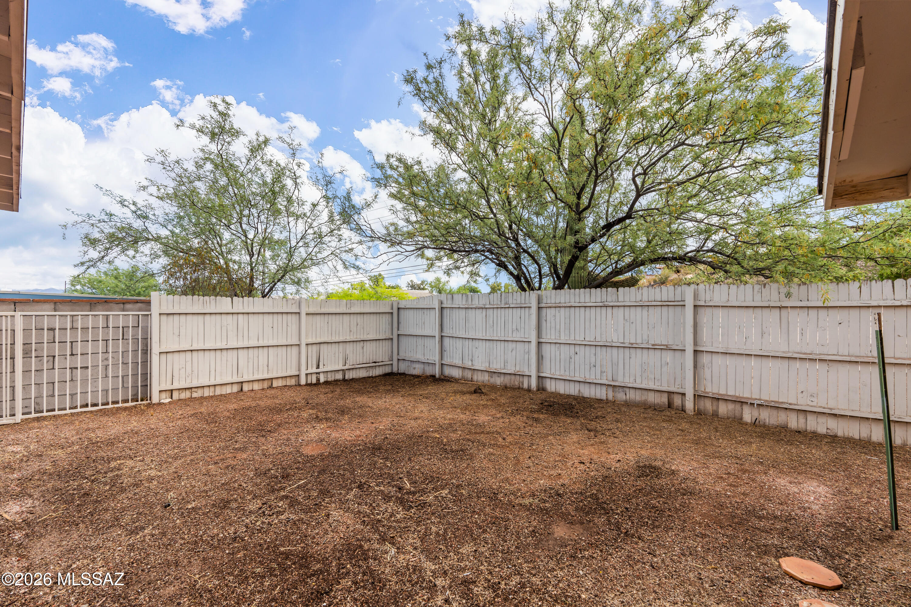 7045 N Camino De La Tierra