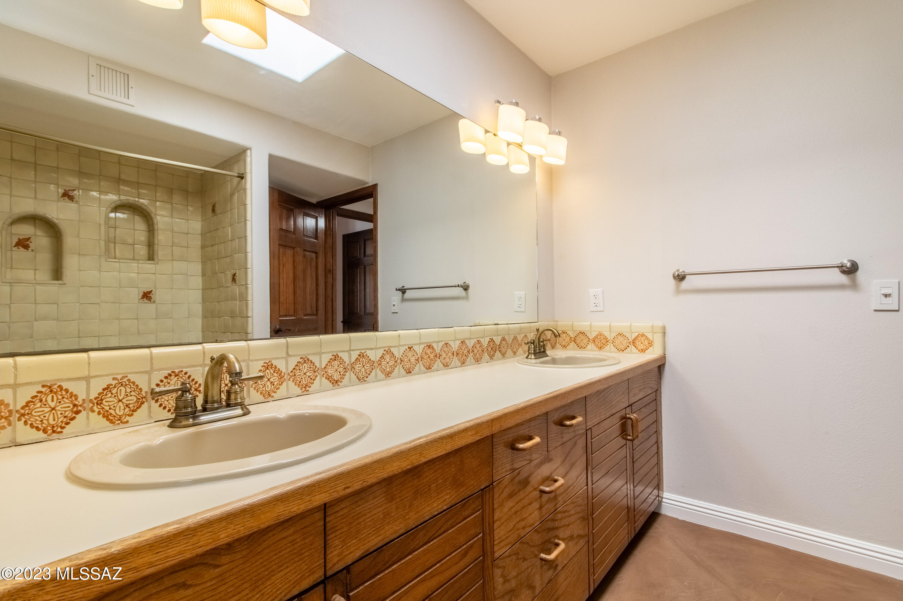The Foothills (48-140) - Residential Lease