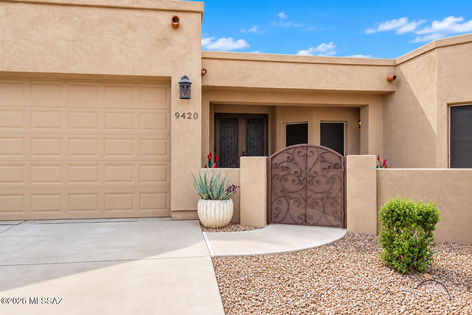 9420 E Woolly Butterfly Court