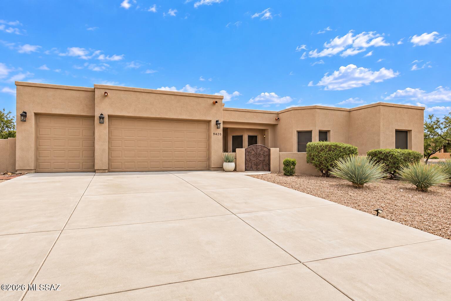 9420 E Woolly Butterfly Court
