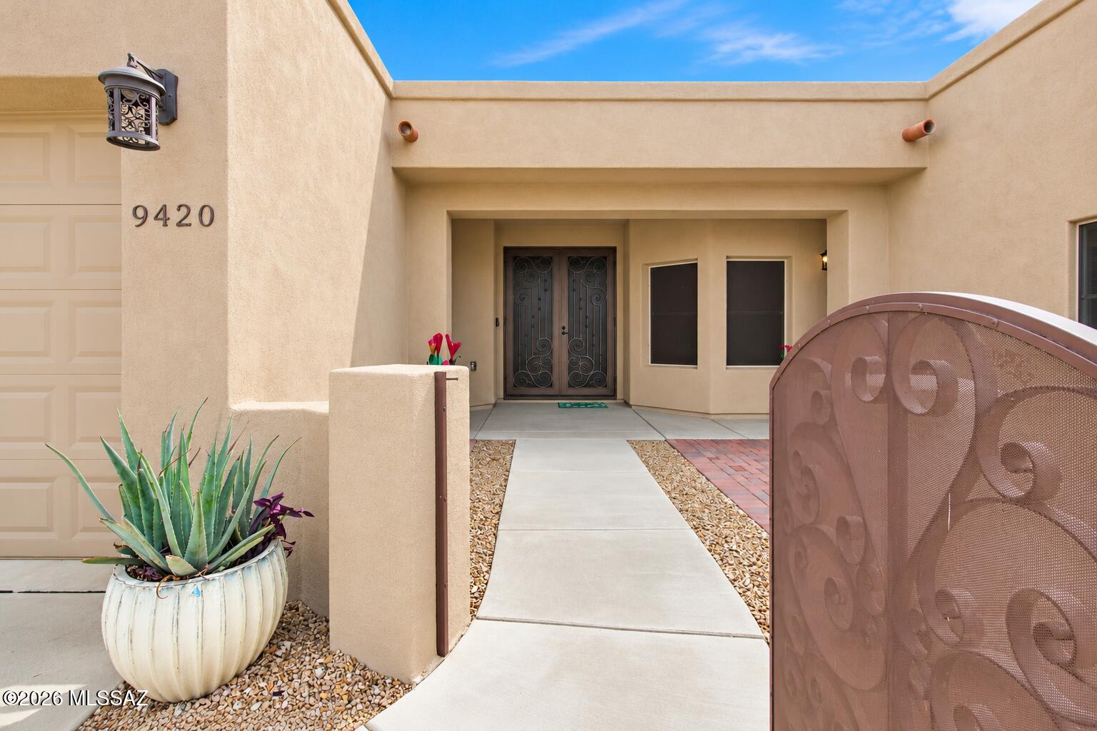 9420 E Woolly Butterfly Court