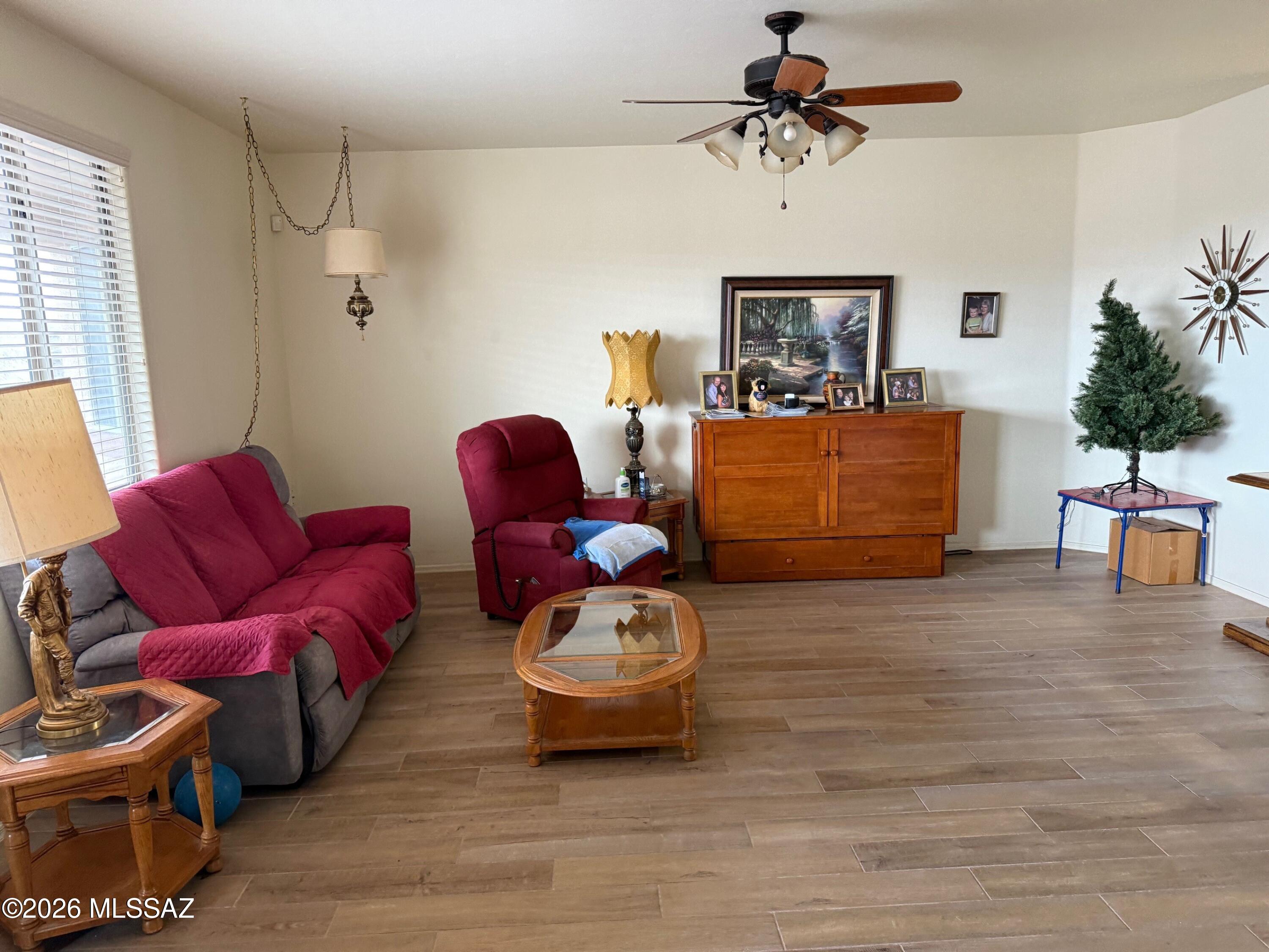 1476 W Big Room Place