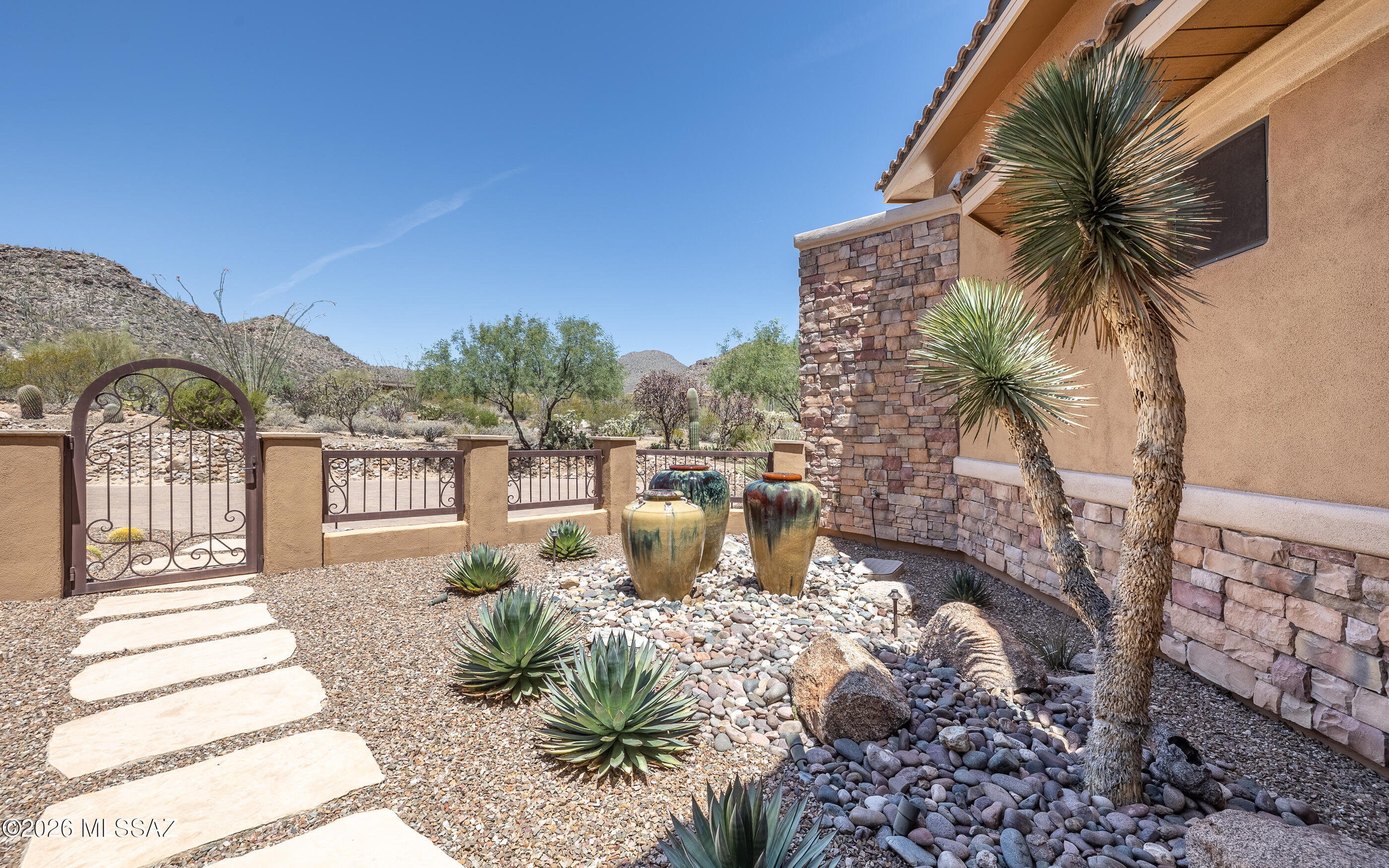 13714 N Nesting Quail Place