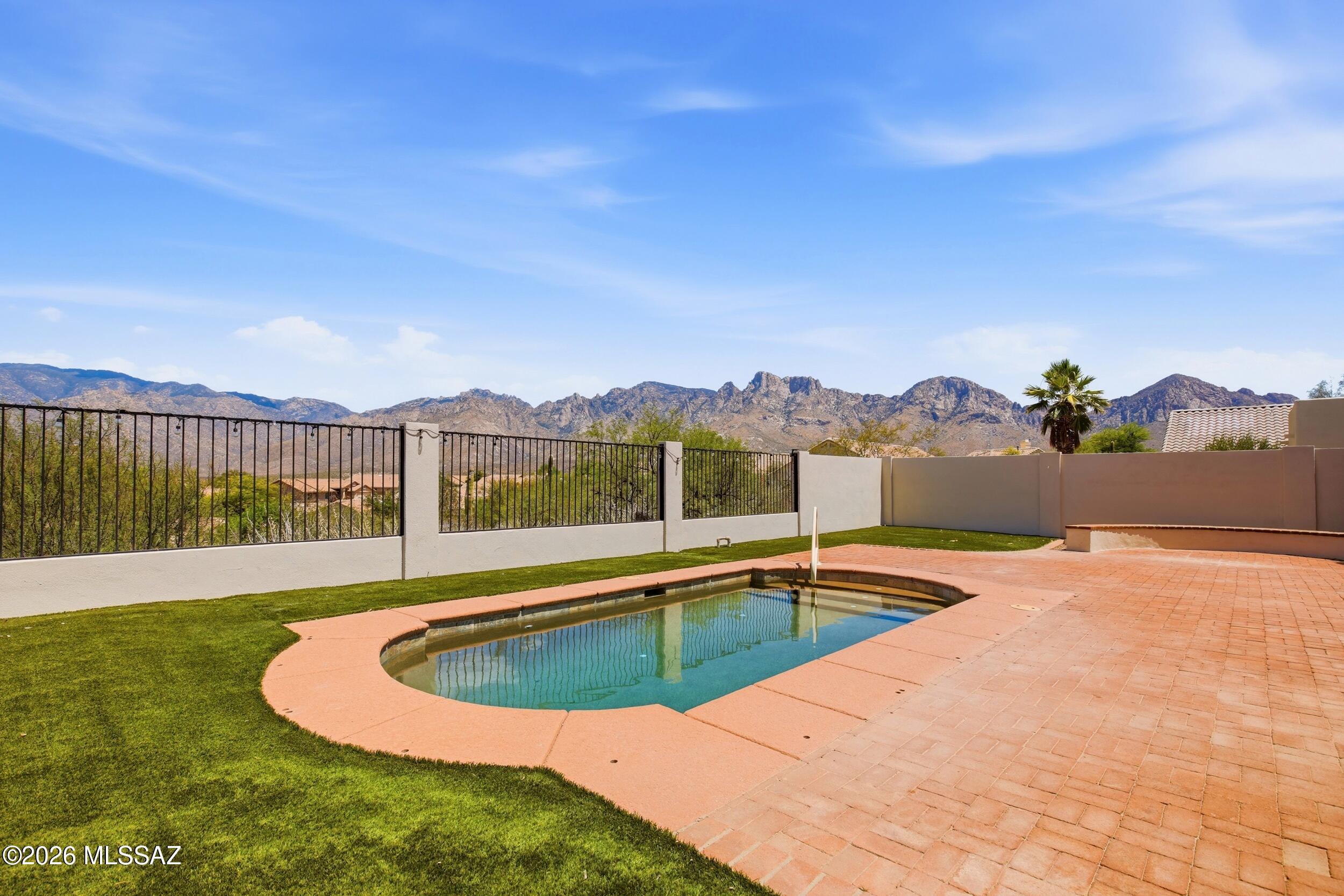 11872 N Labyrinth Drive